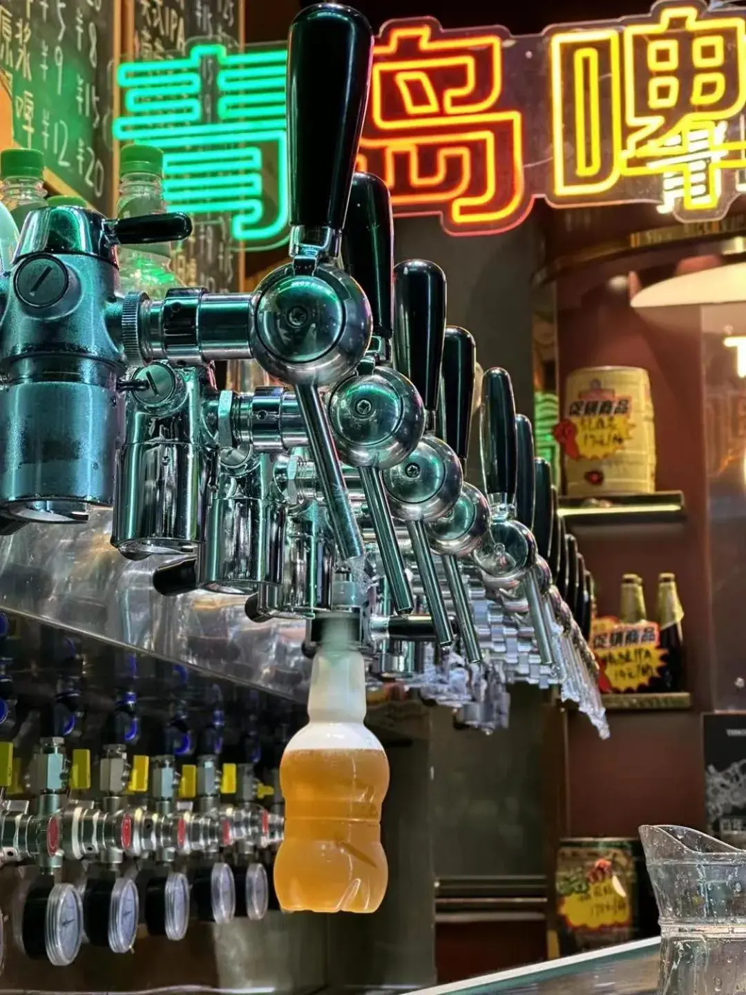 Lounge or bar in MG Hotel St Michael's Cathedral, Qingdao Lounge or bar in MG Hotel St Michael's Cathedral, Qingdao