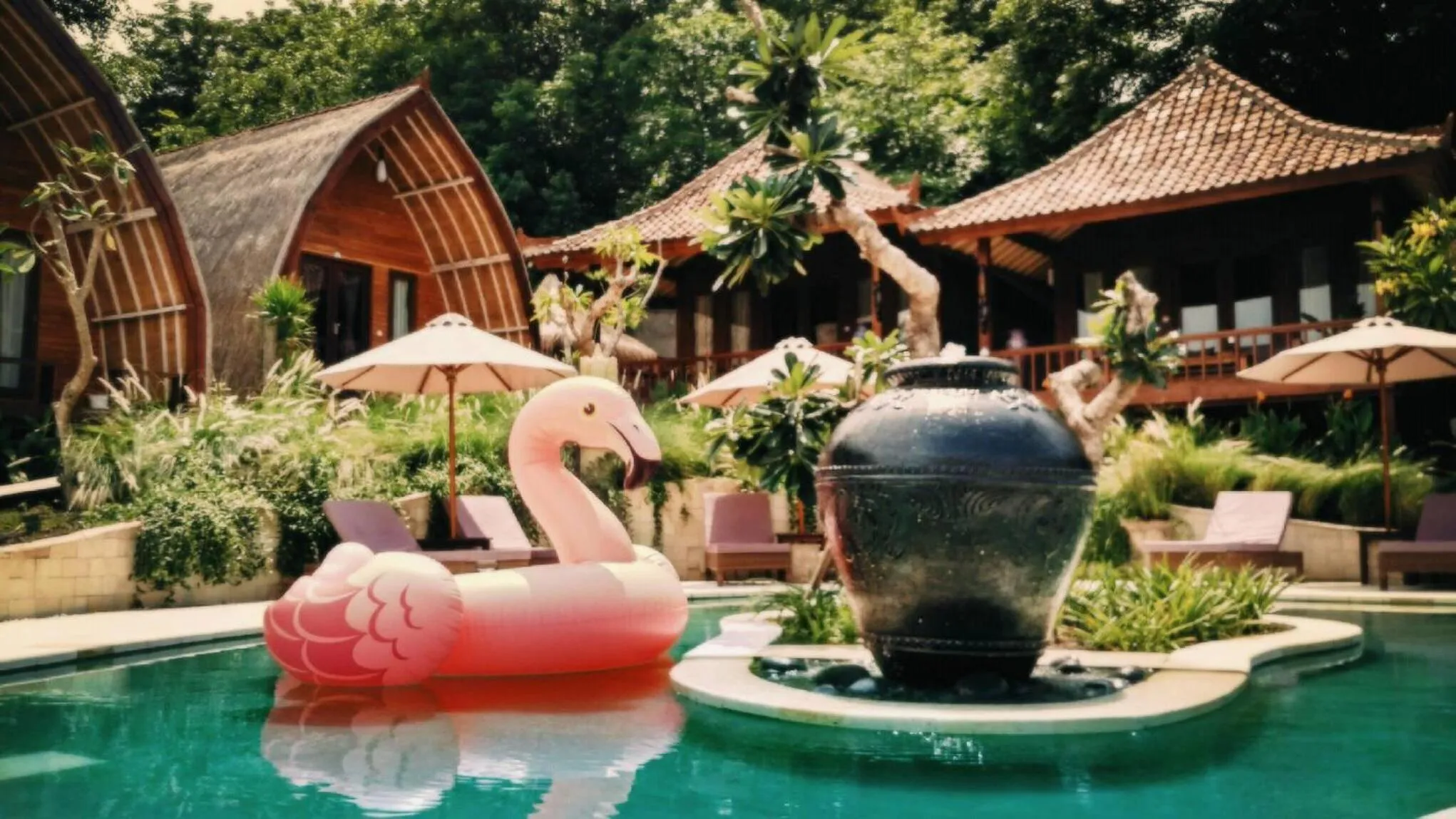 Swimming pool in Paradesa Living