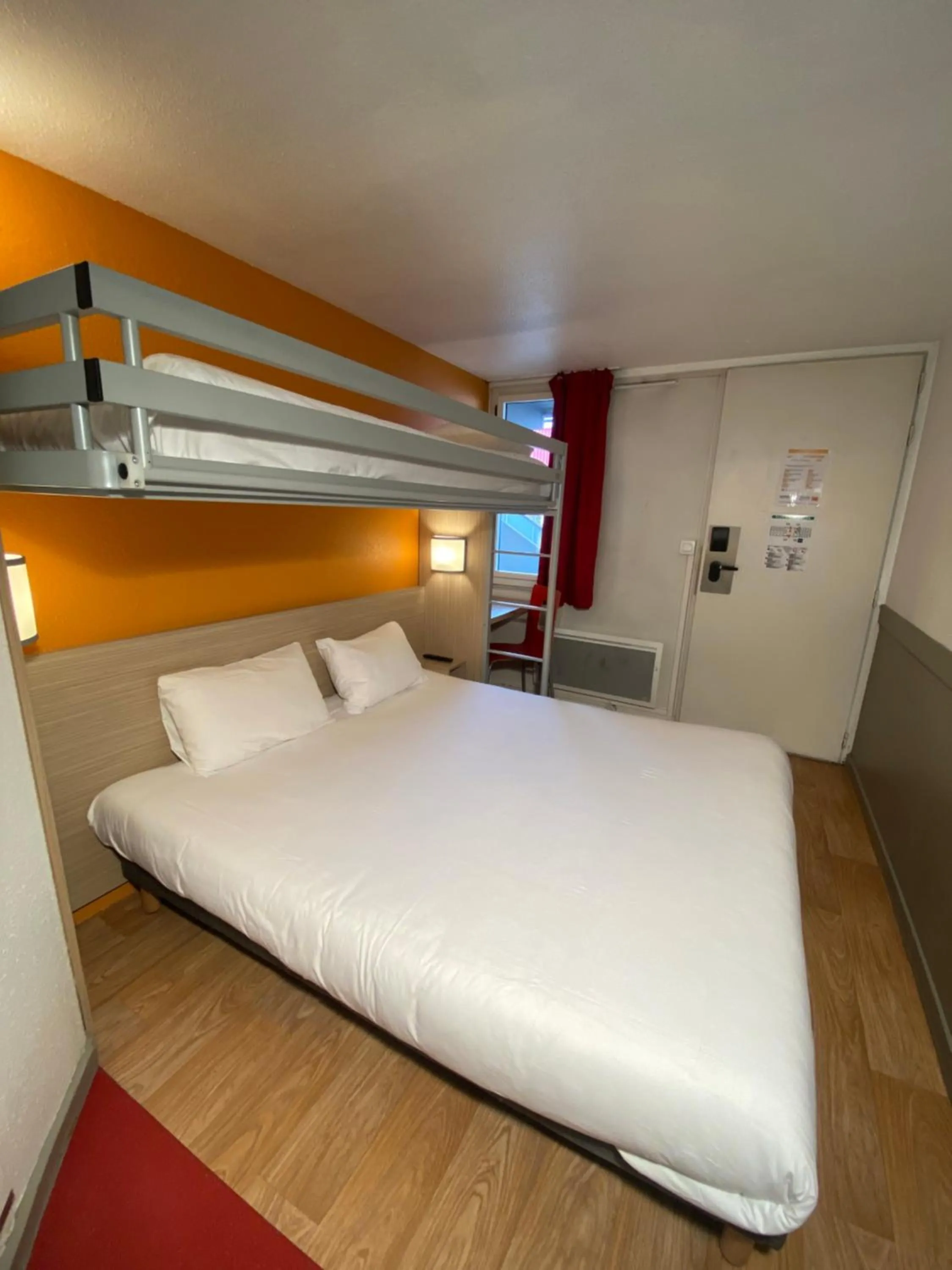 Photo of the whole room, Bed in Première Classe Nantes Sud - Rezé Aéroport