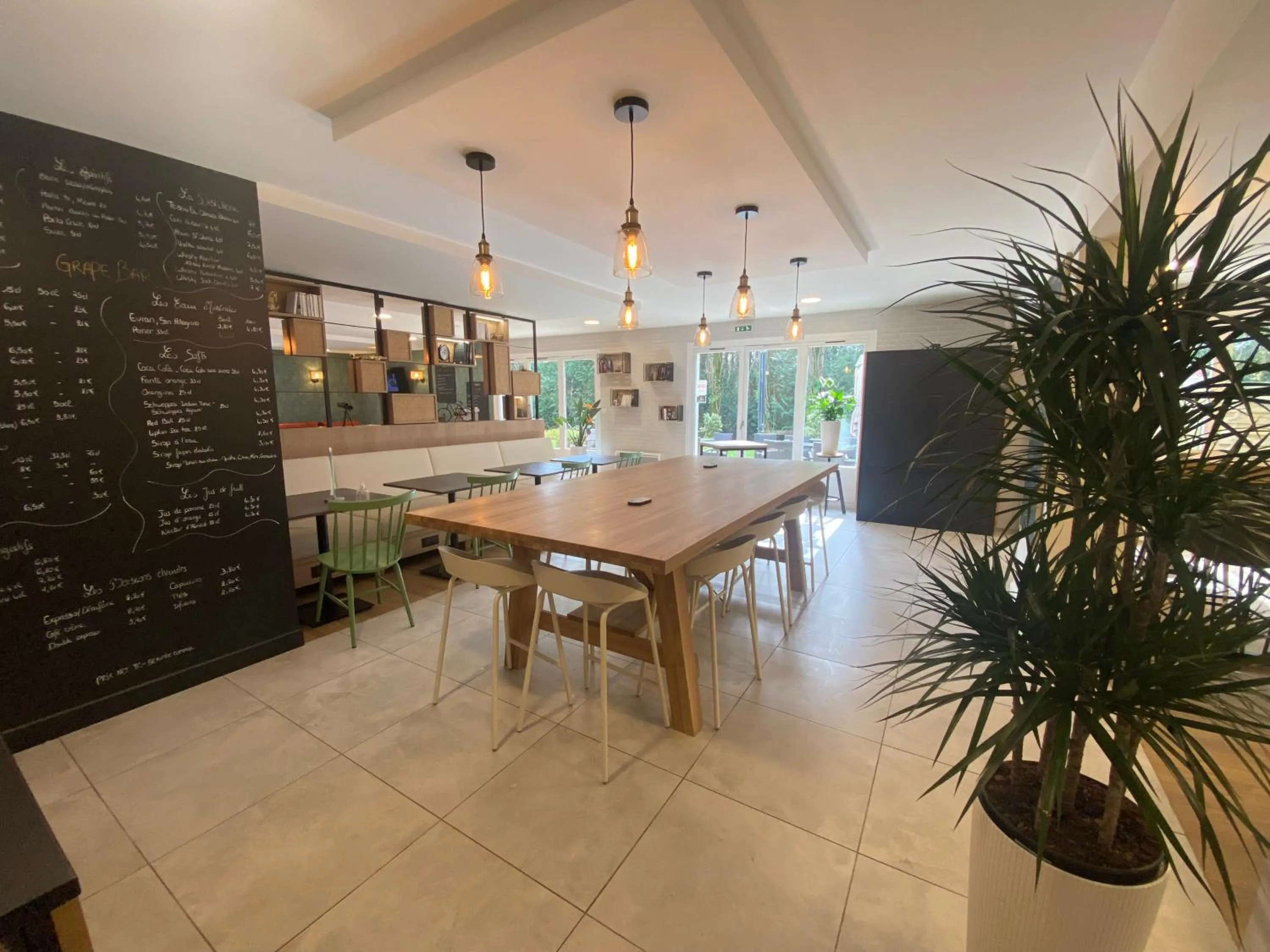 Restaurant/places to eat in Première Classe Nantes Sud - Rezé Aéroport