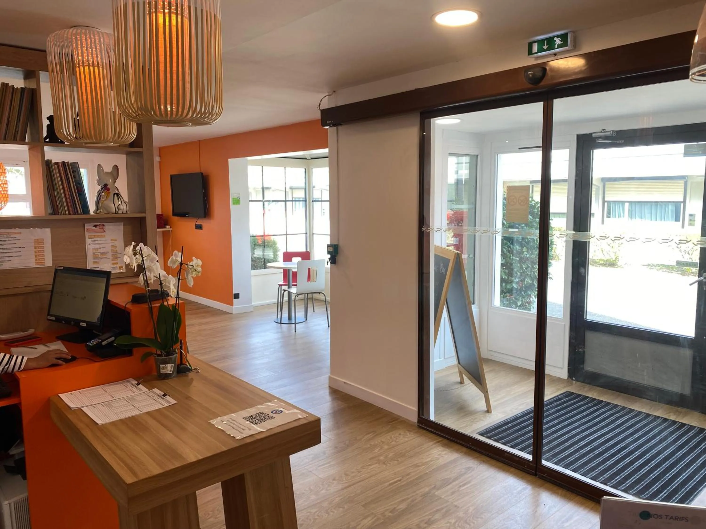 Lobby or reception in Première Classe Nantes Sud - Rezé Aéroport