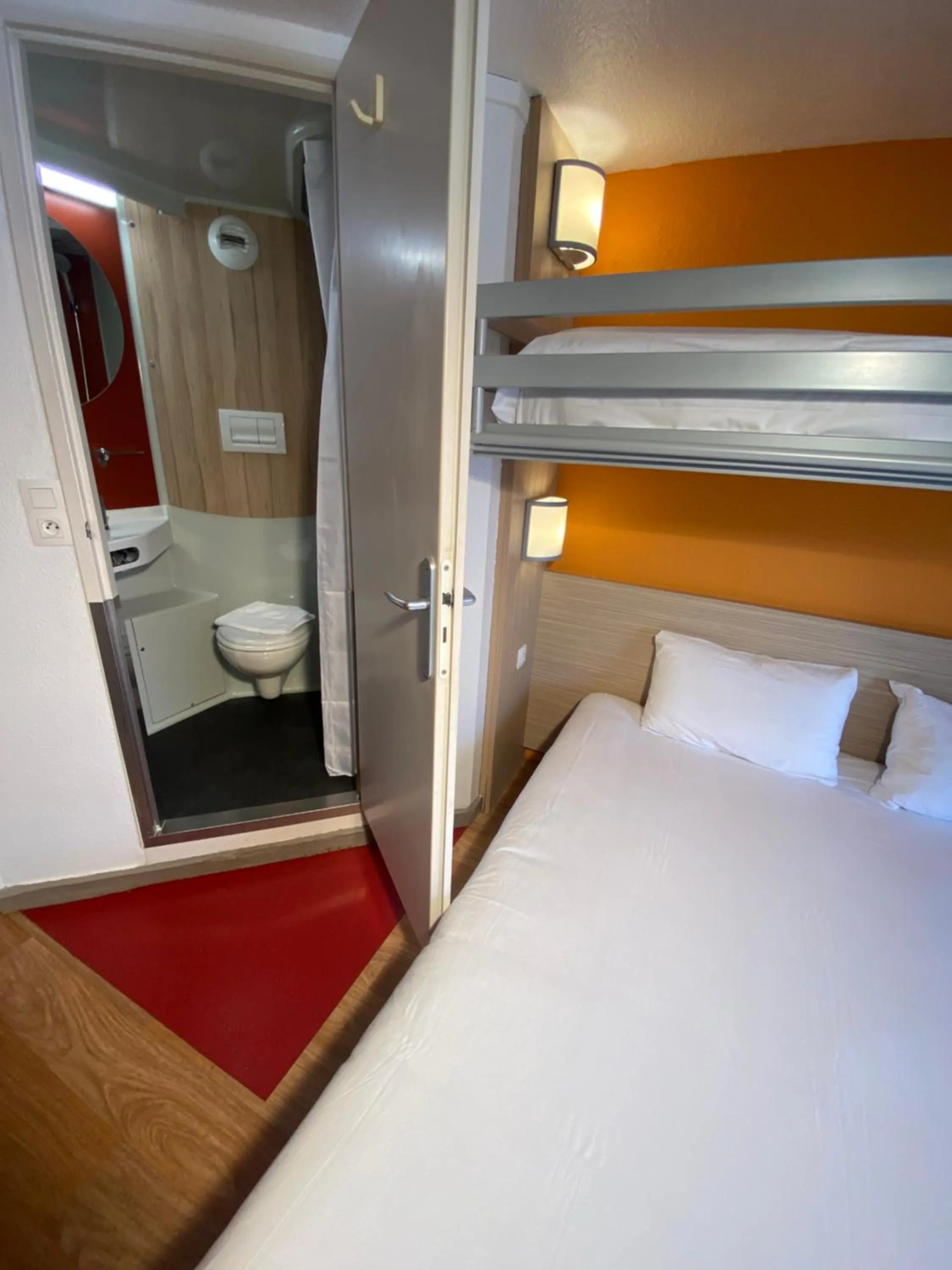 Photo of the whole room, Bed in Première Classe Nantes Sud - Rezé Aéroport
