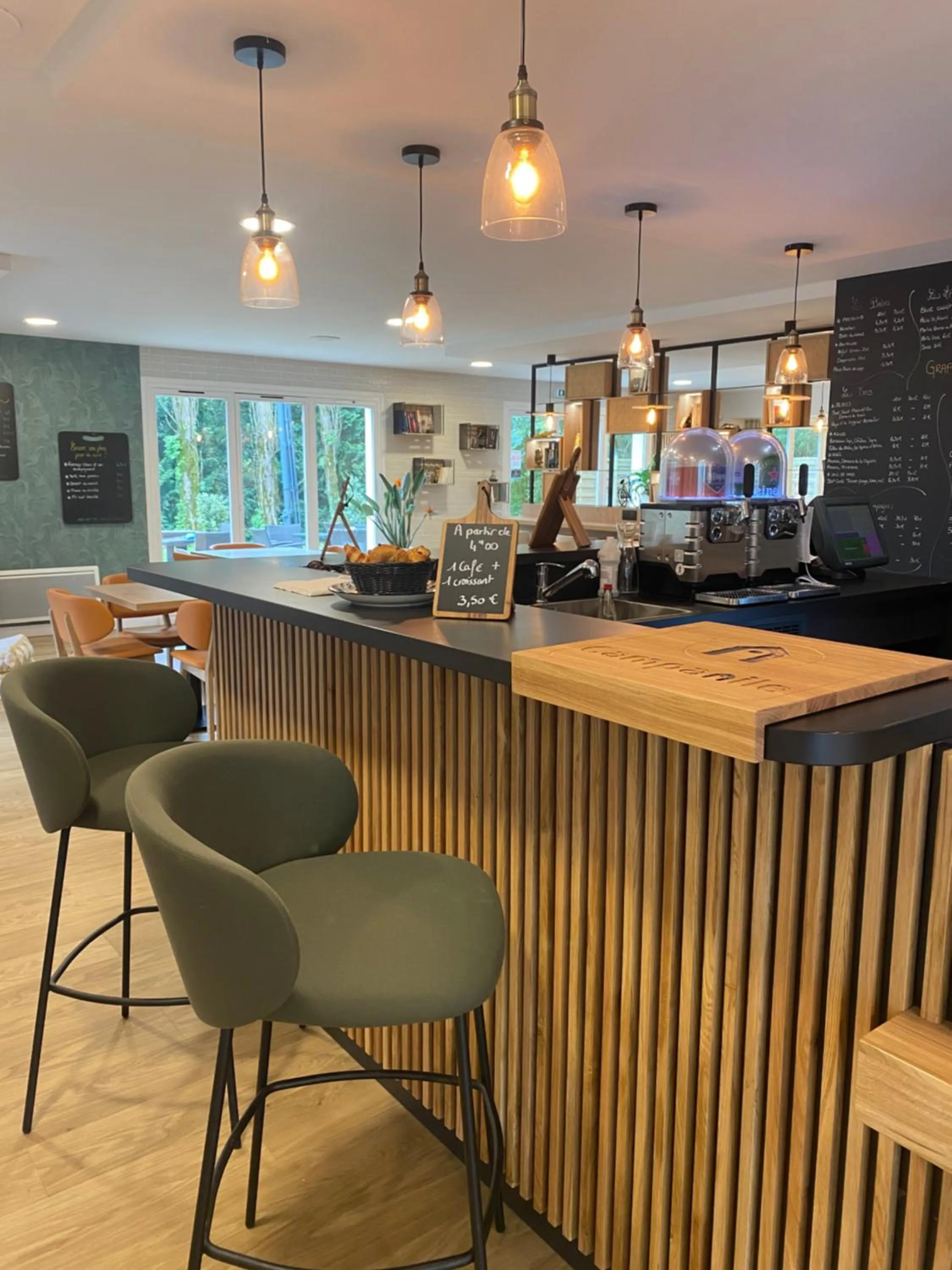 Restaurant/places to eat in Première Classe Nantes Sud - Rezé Aéroport