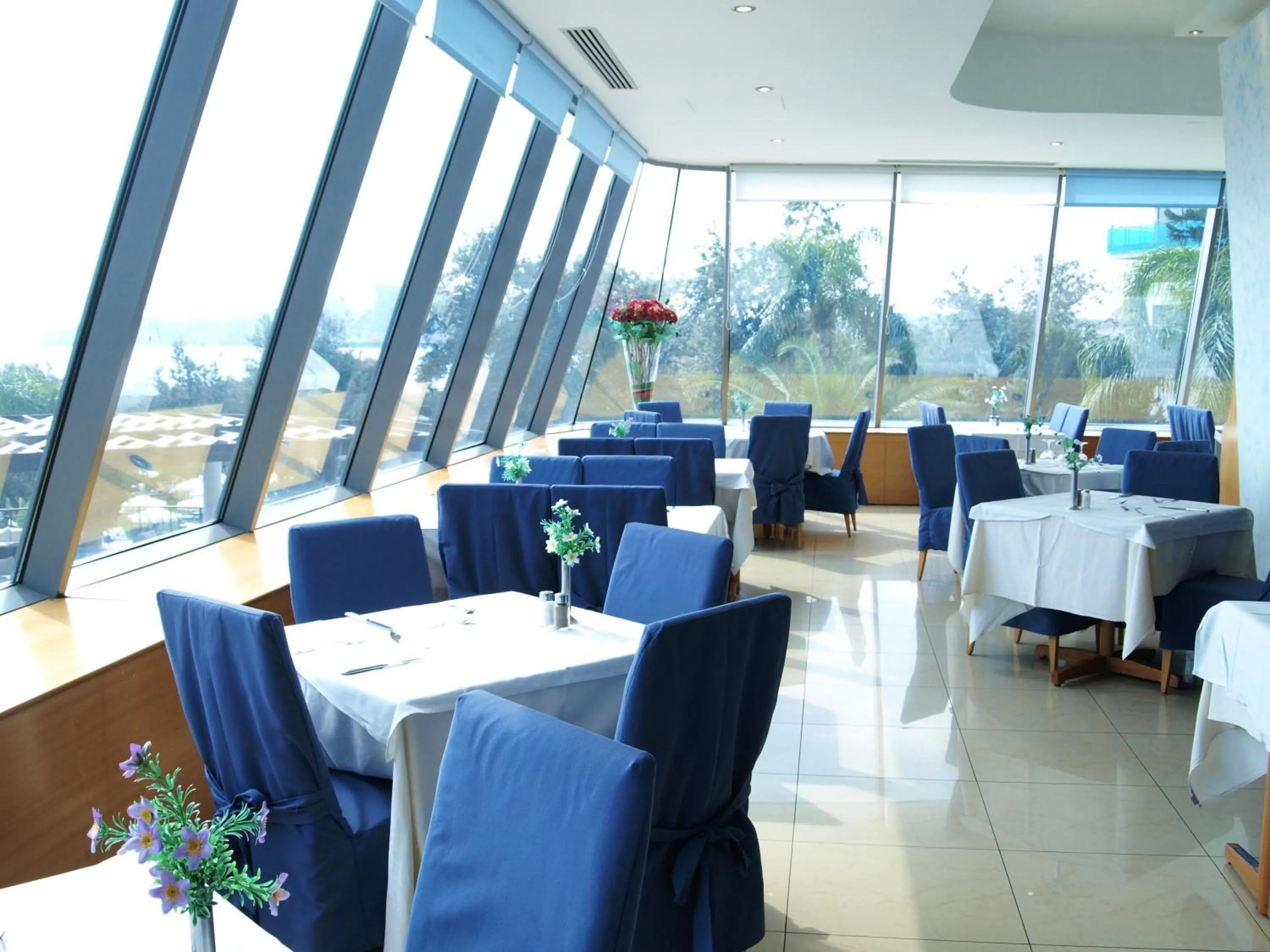 Restaurant/places to eat in Calypso Beach