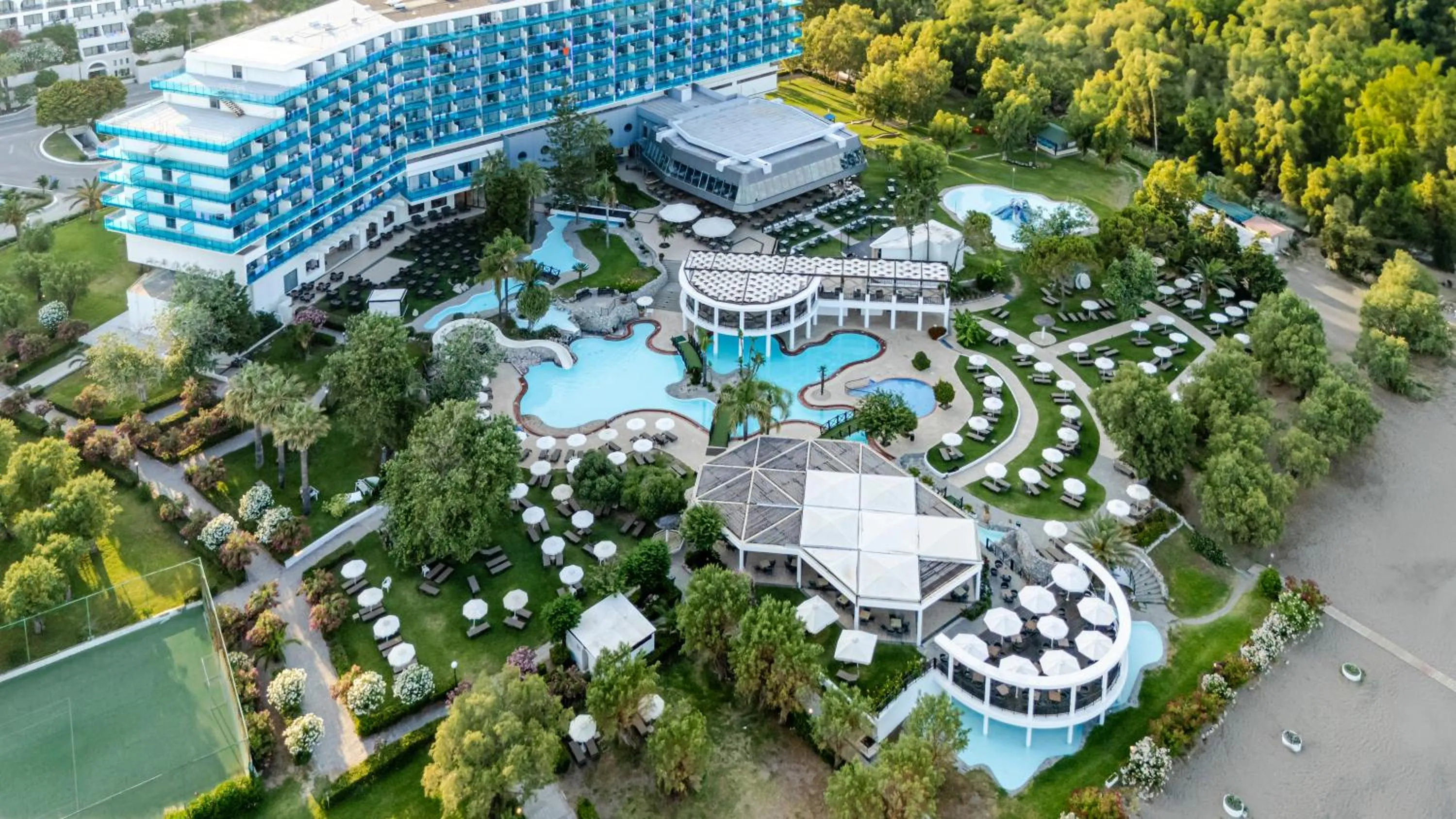 Property building in Calypso Beach