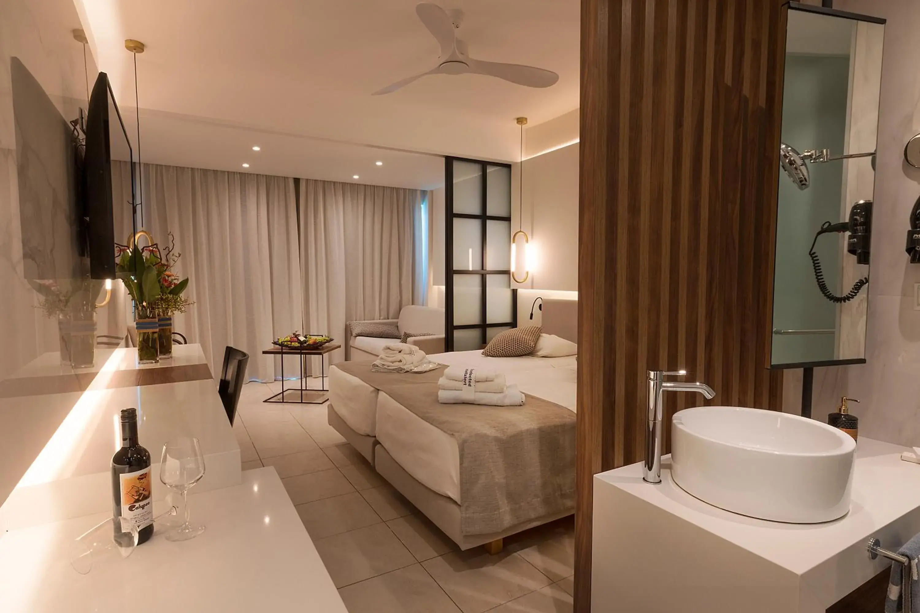 Bedroom, Bed in Calypso Beach Bedroom, Bed in Calypso Beach