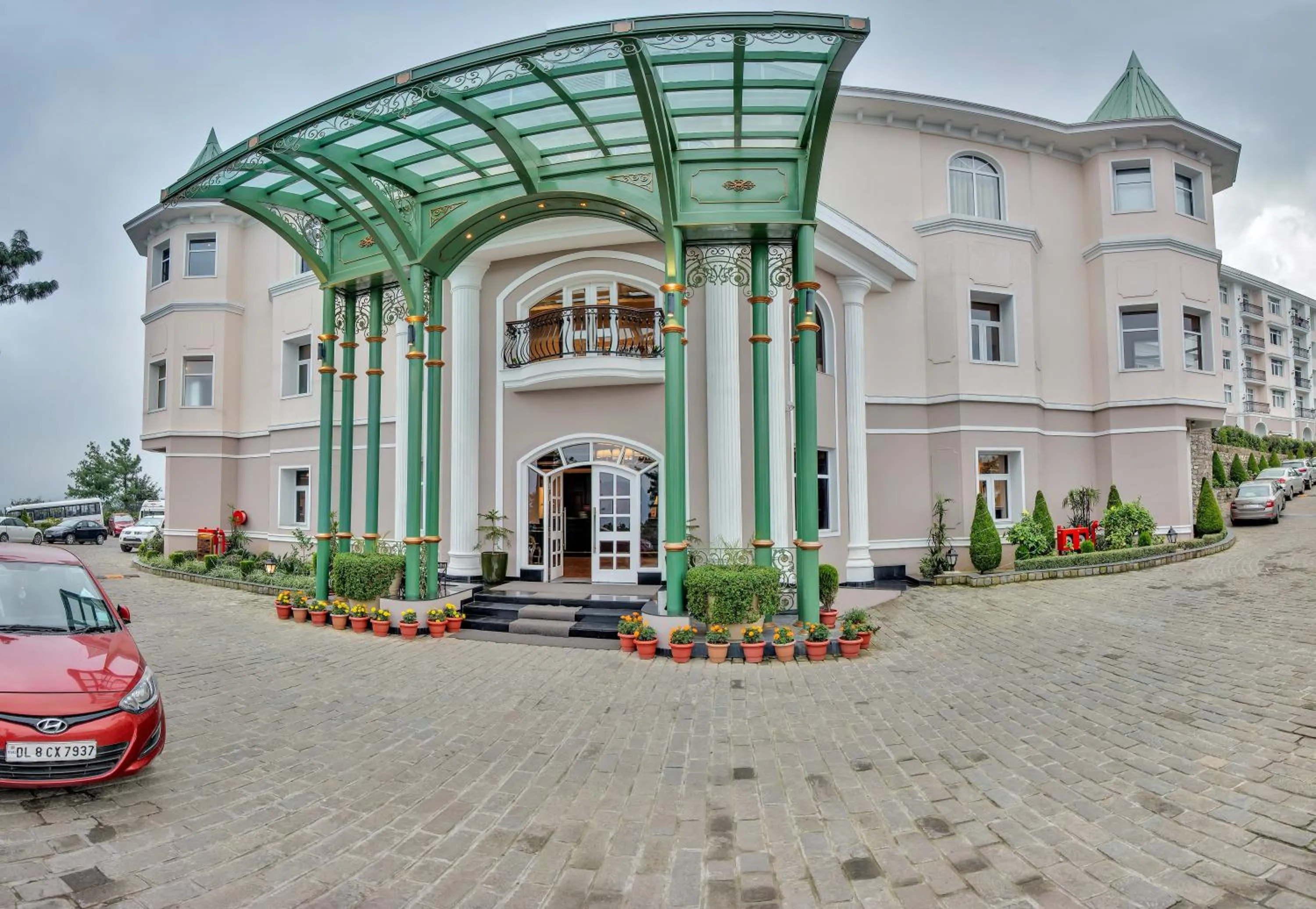 Facade/entrance in Club Mahindra Pristine Peaks Naldehra