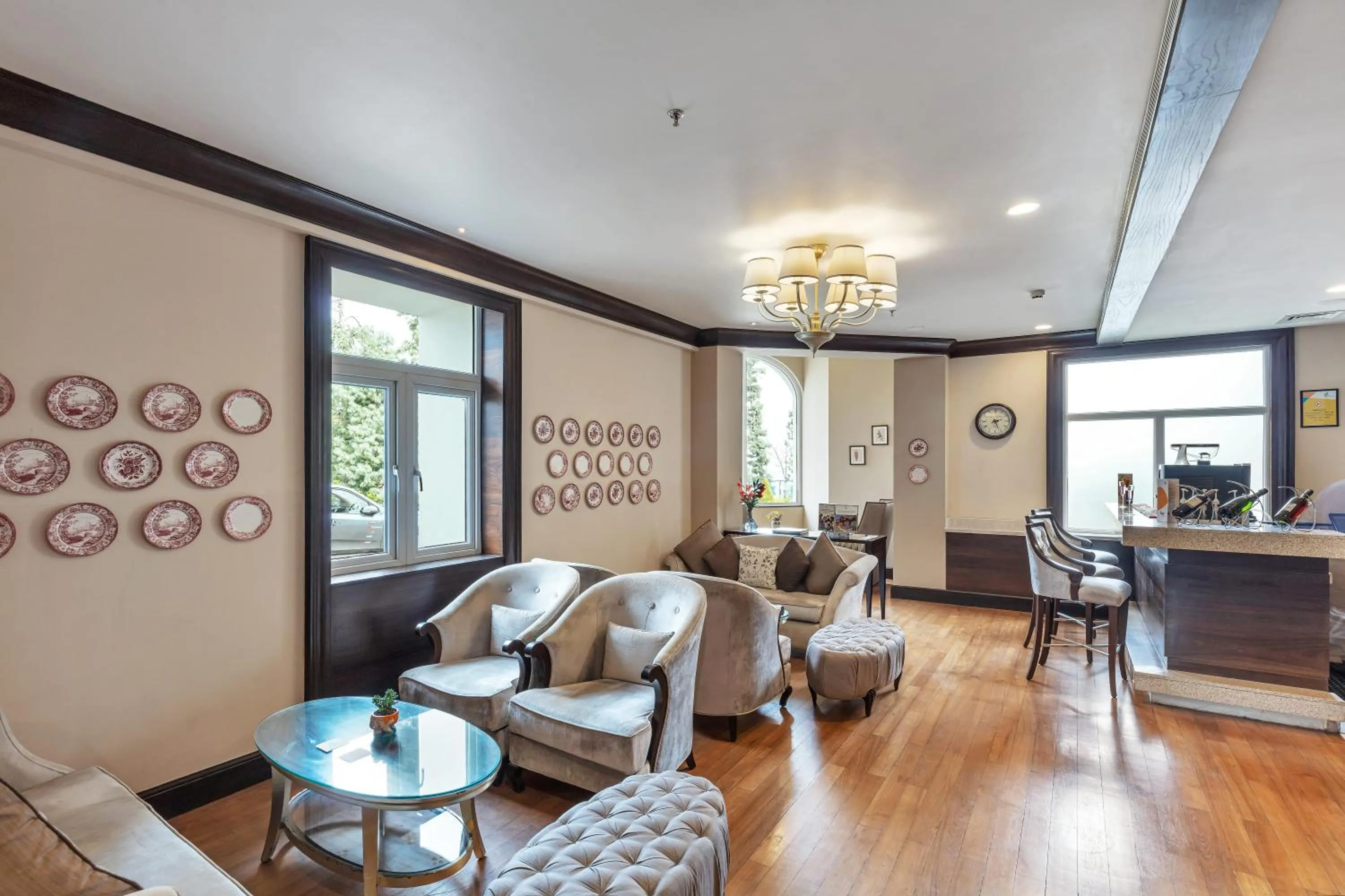 Lounge or bar in Club Mahindra Pristine Peaks Naldehra