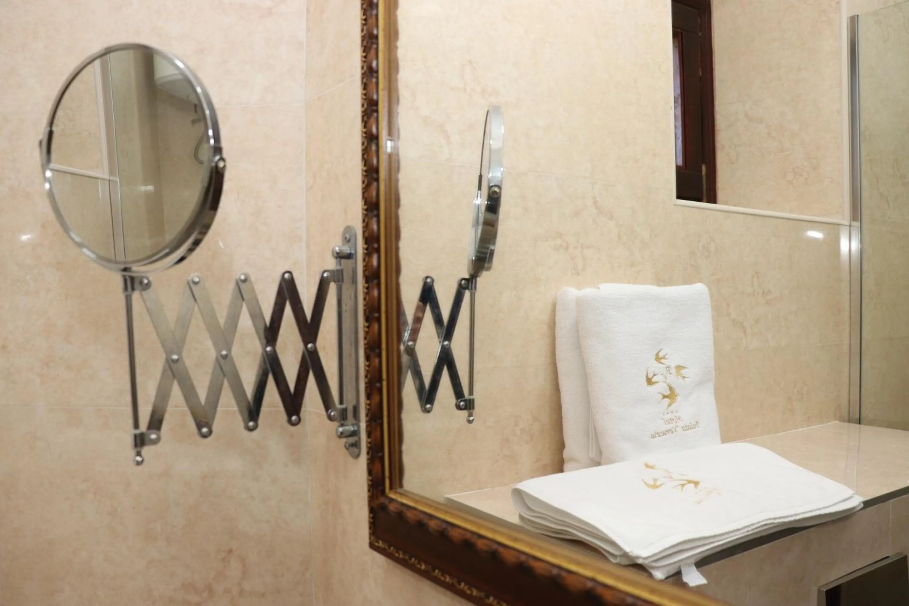 Bathroom in Hotel Palata Venezia