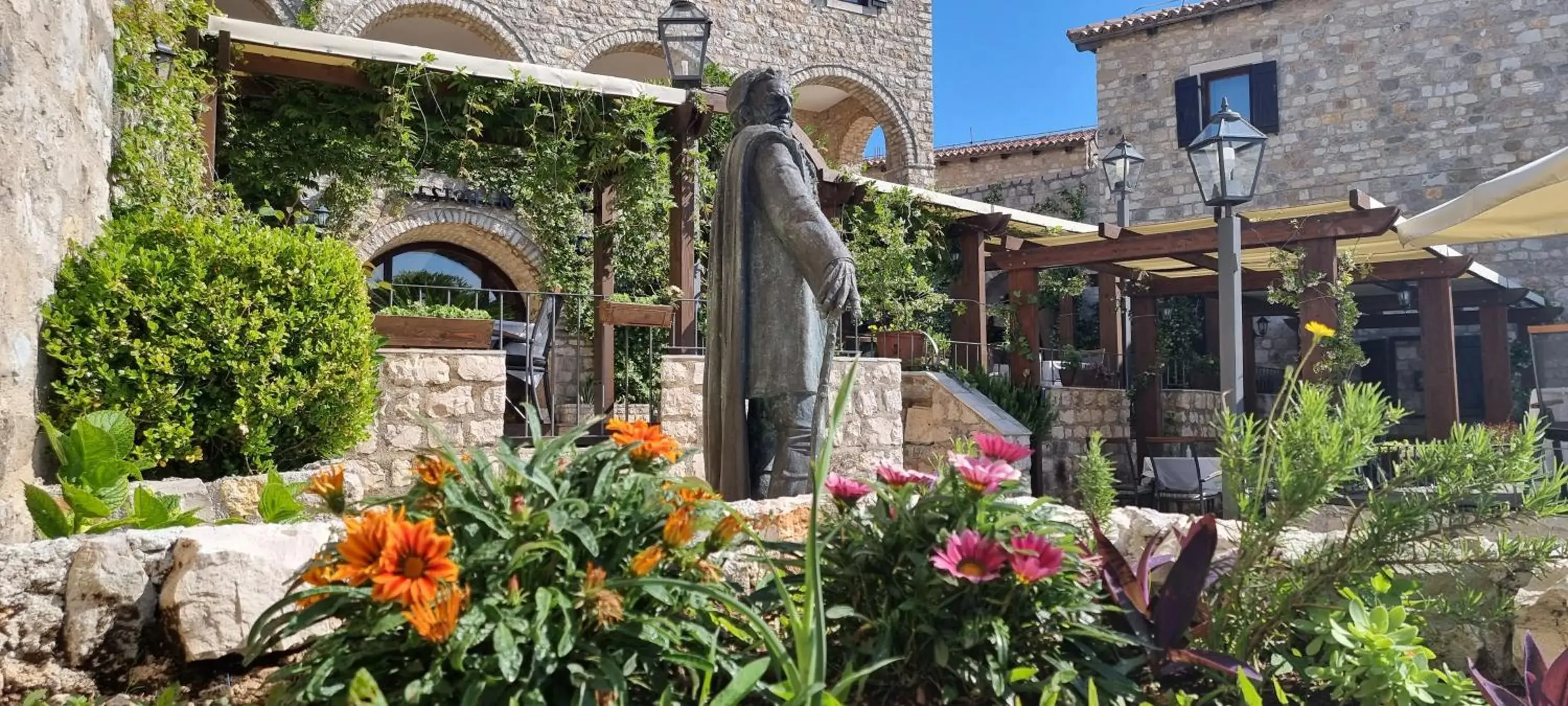 Property building in Hotel Palata Venezia Property building in Hotel Palata Venezia