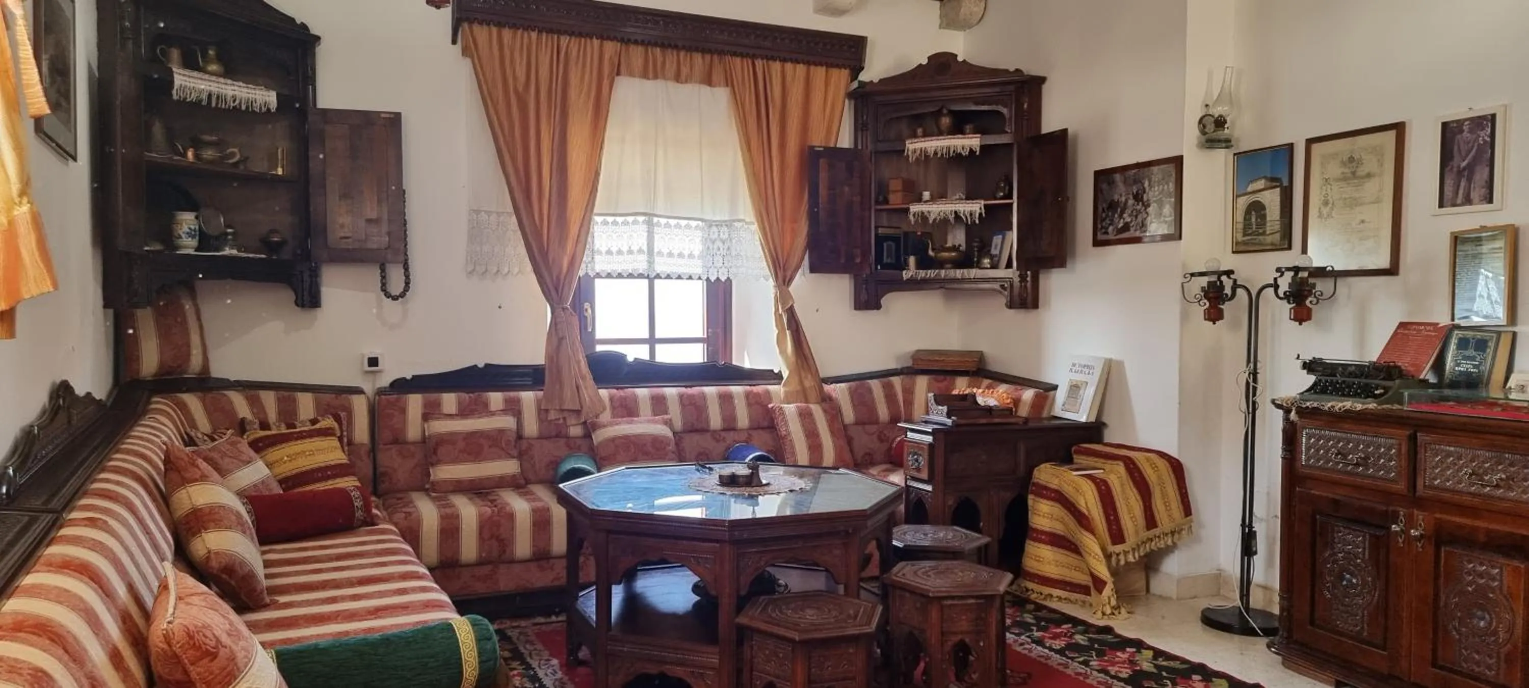 Property building in Hotel Palata Venezia