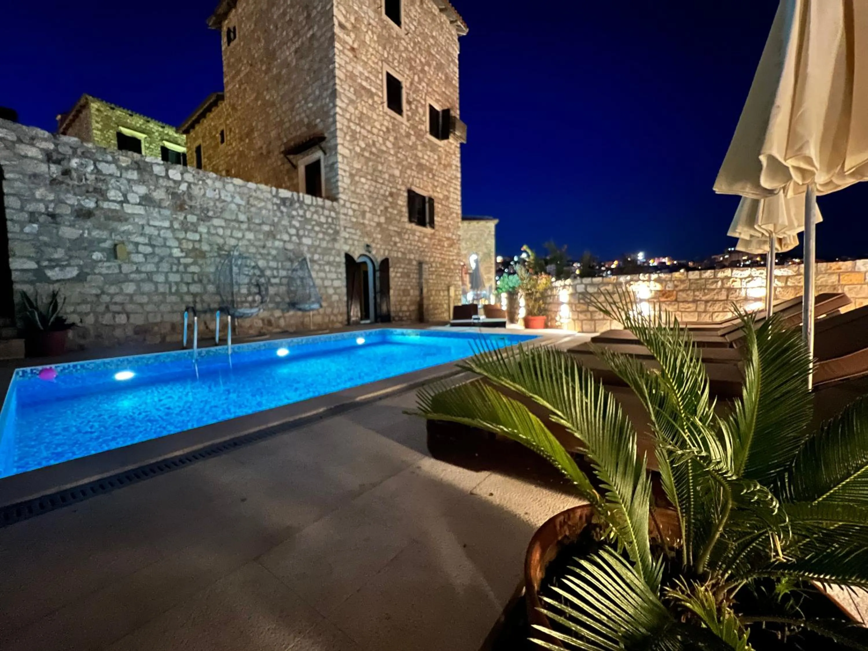 Swimming pool in Hotel Palata Venezia