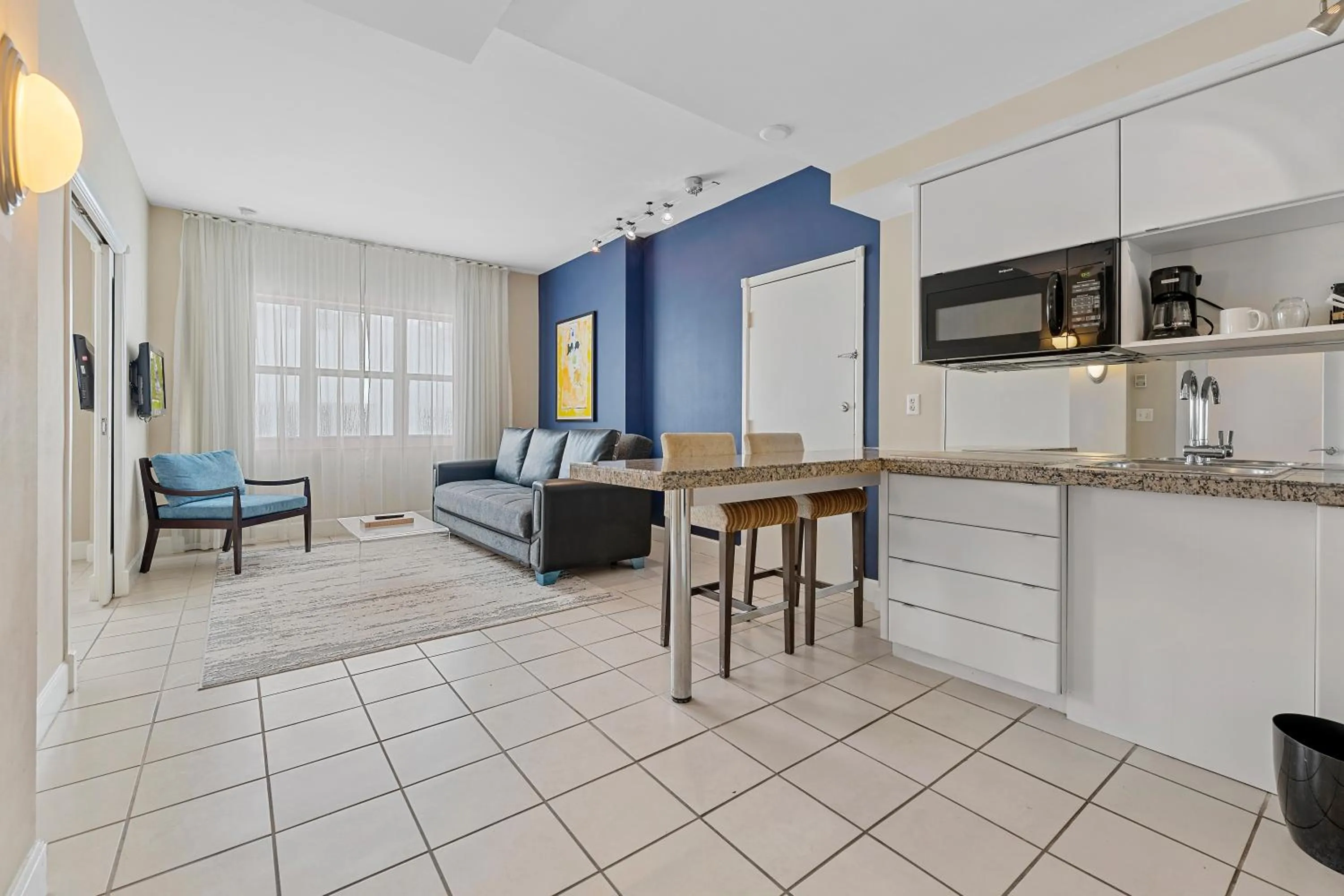 Kitchen or kitchenette in The Sagamore Hotel South Beach