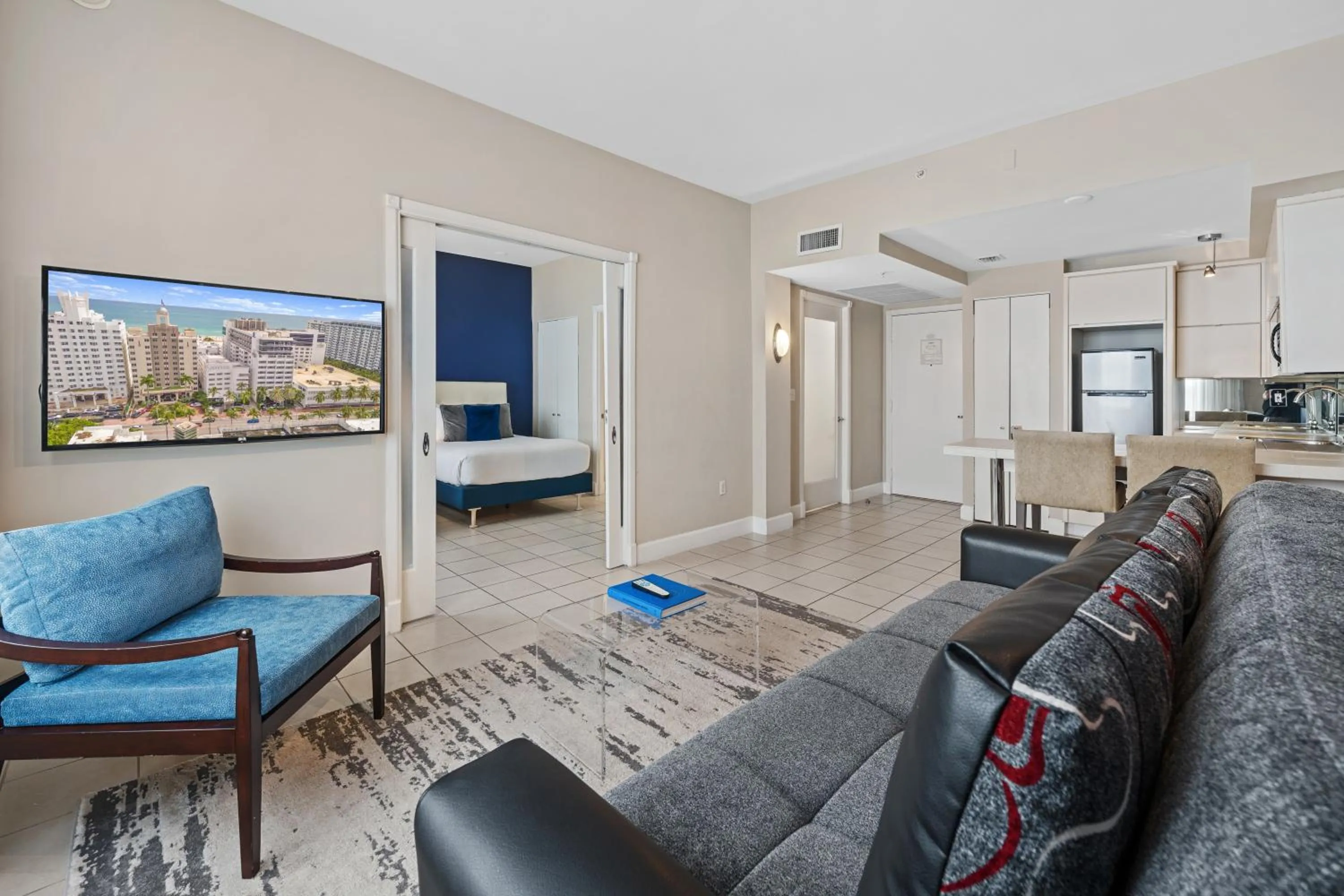 Living room in The Sagamore Hotel South Beach