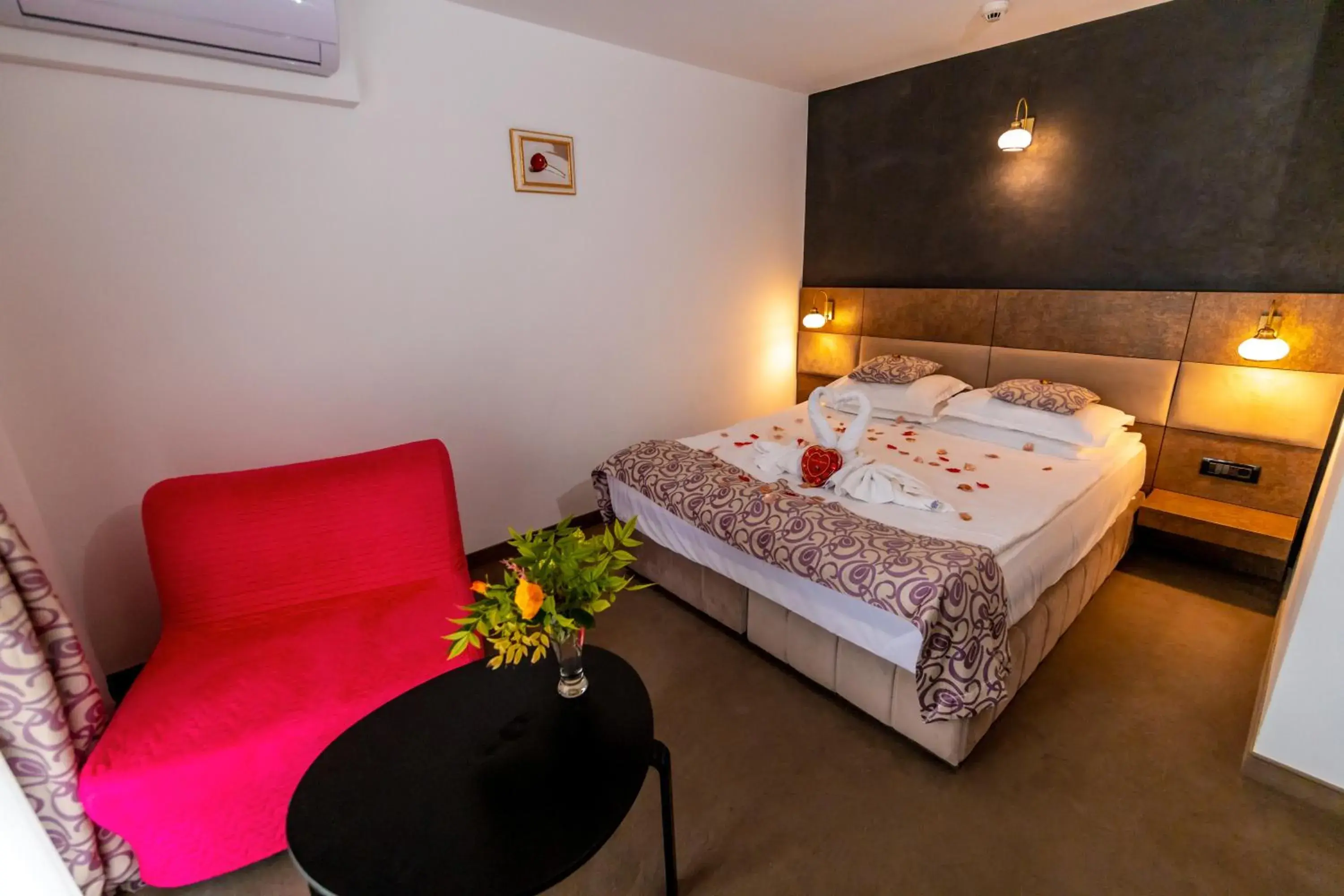 Superior Twin Room with City View in Hotel Corsa Superior Twin Room with City View in Hotel Corsa