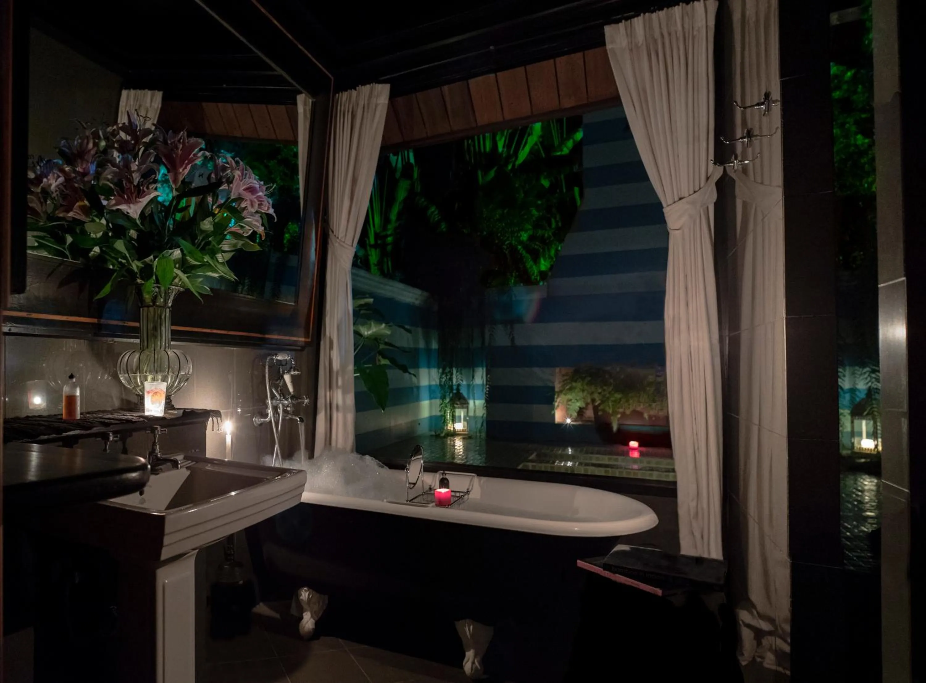 Shower in Chandra Residence