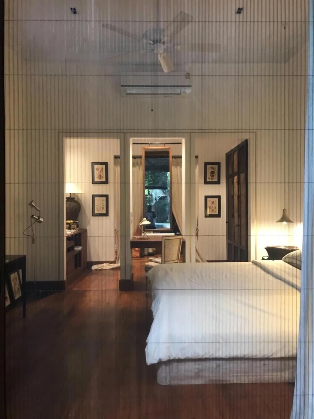 Bed in Chandra Residence