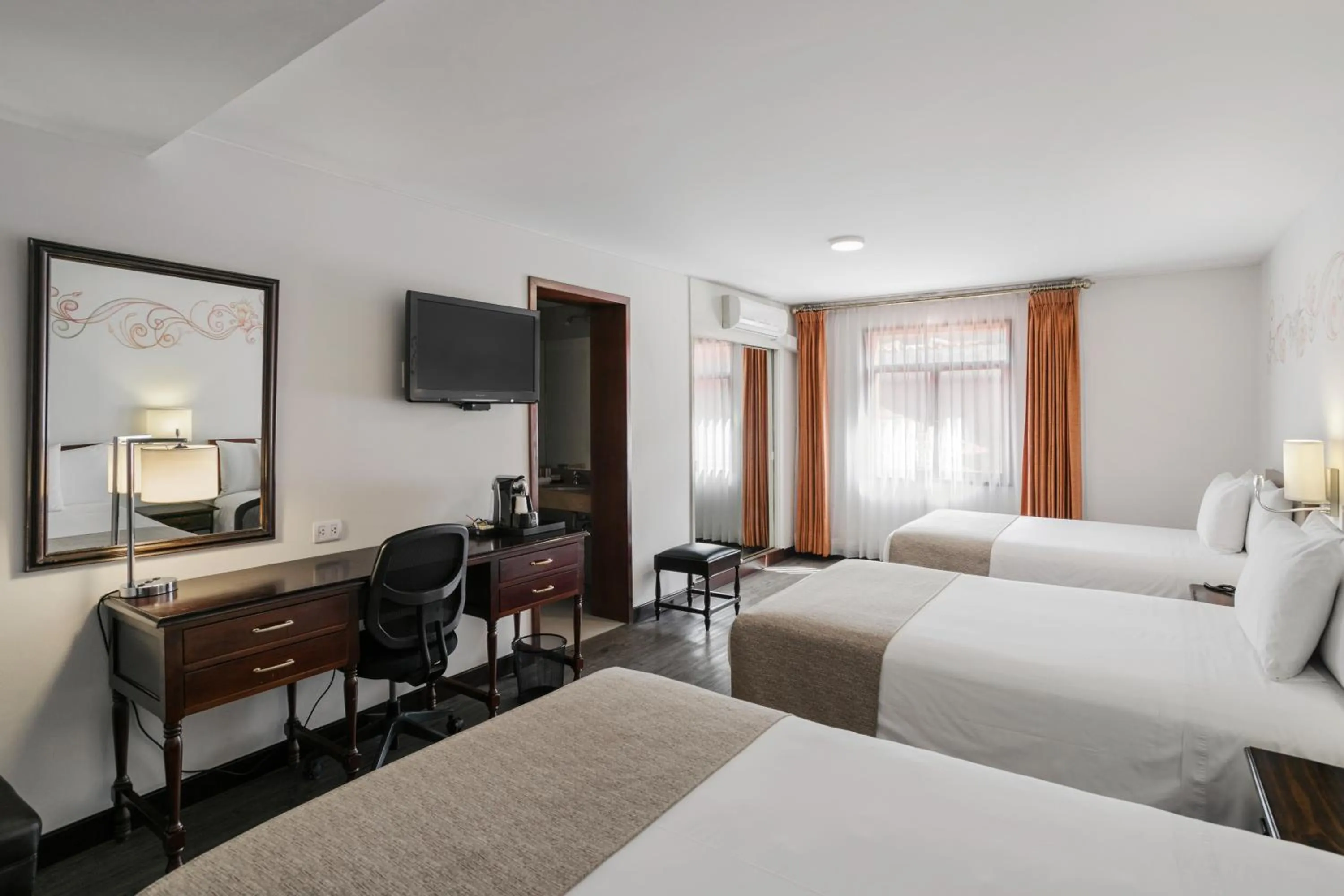 Bedroom, Bed in Wyndham Costa del Sol Cusco