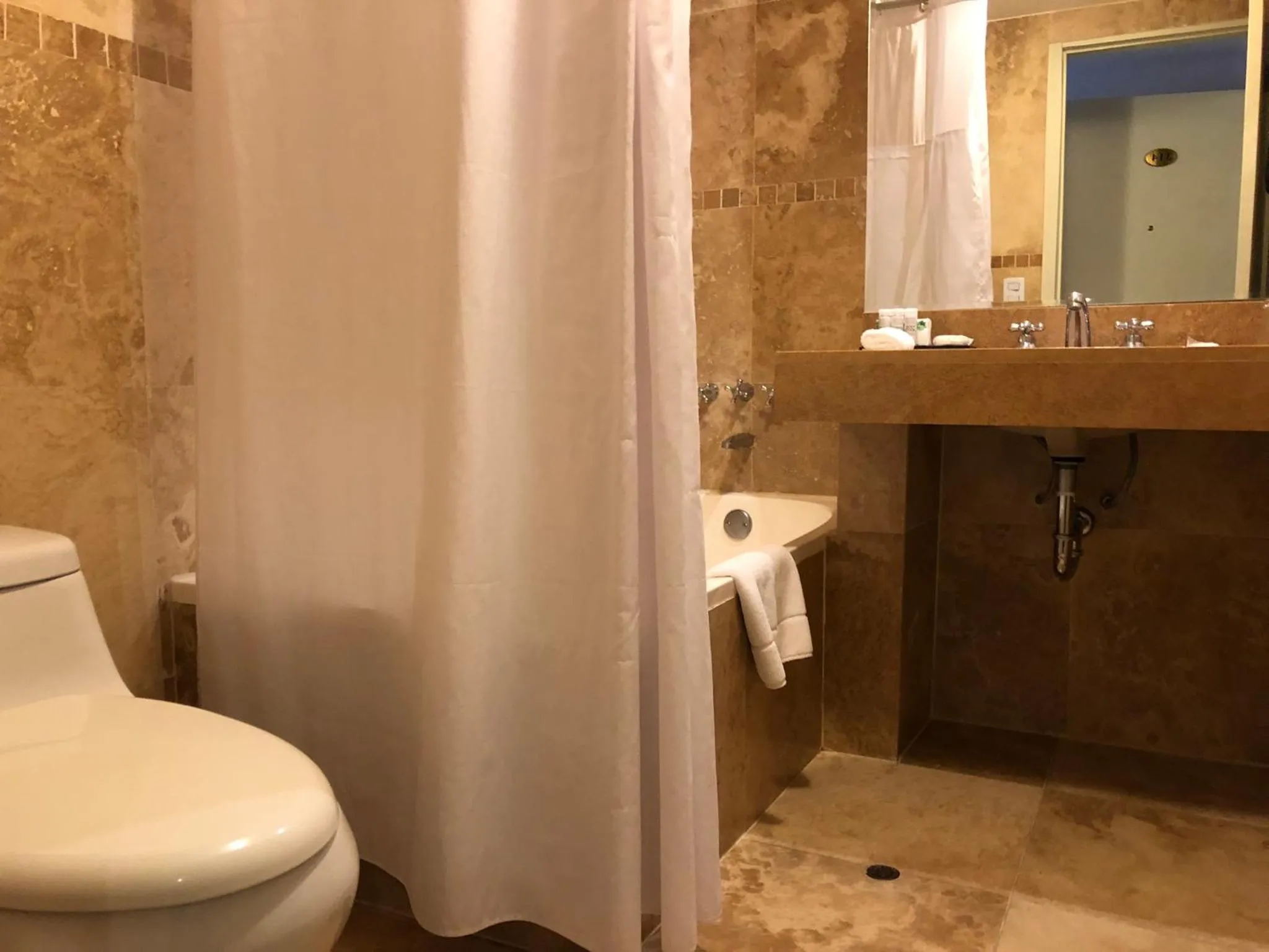 Bathroom in Wyndham Costa del Sol Cusco