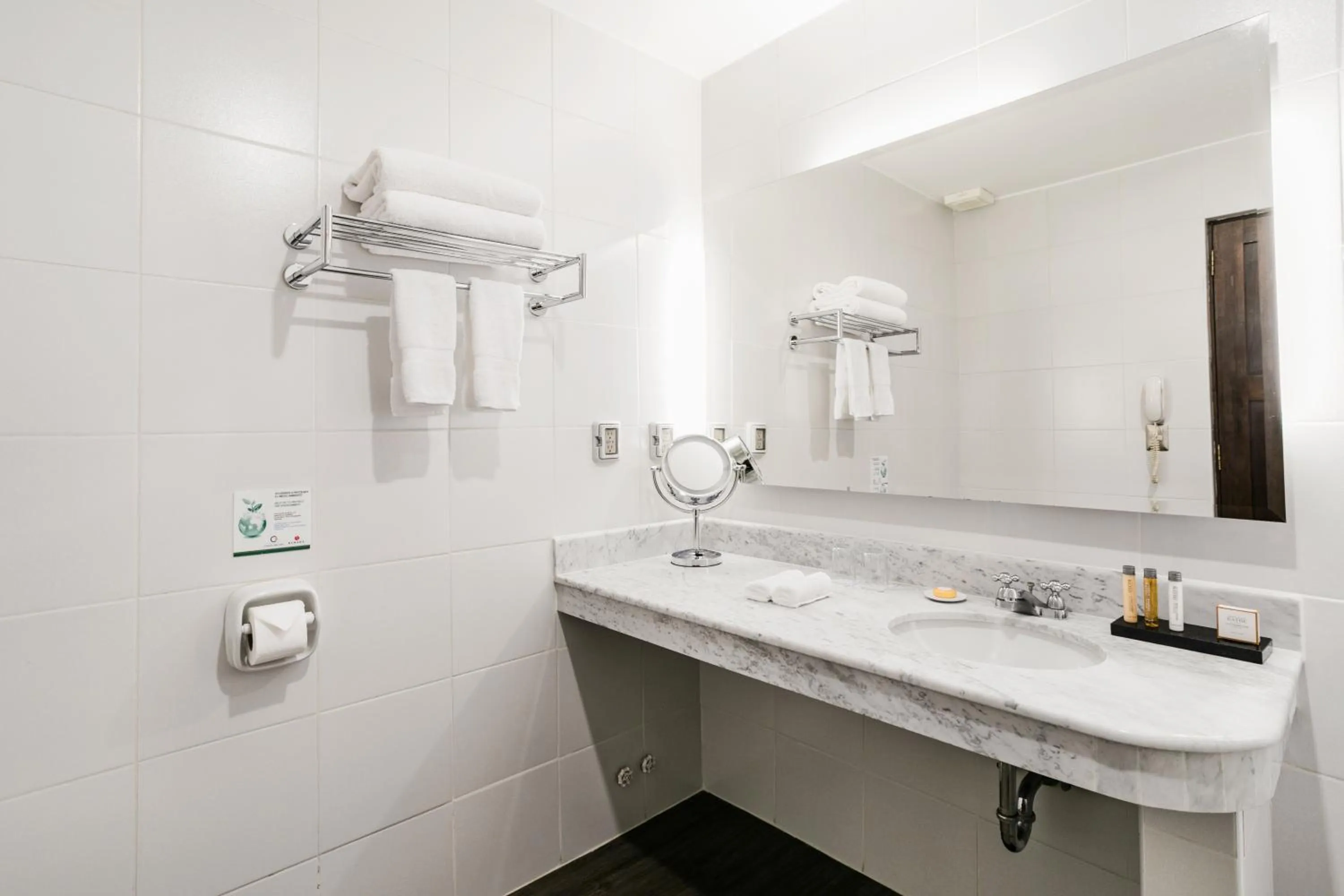 Bathroom in Wyndham Costa del Sol Cusco