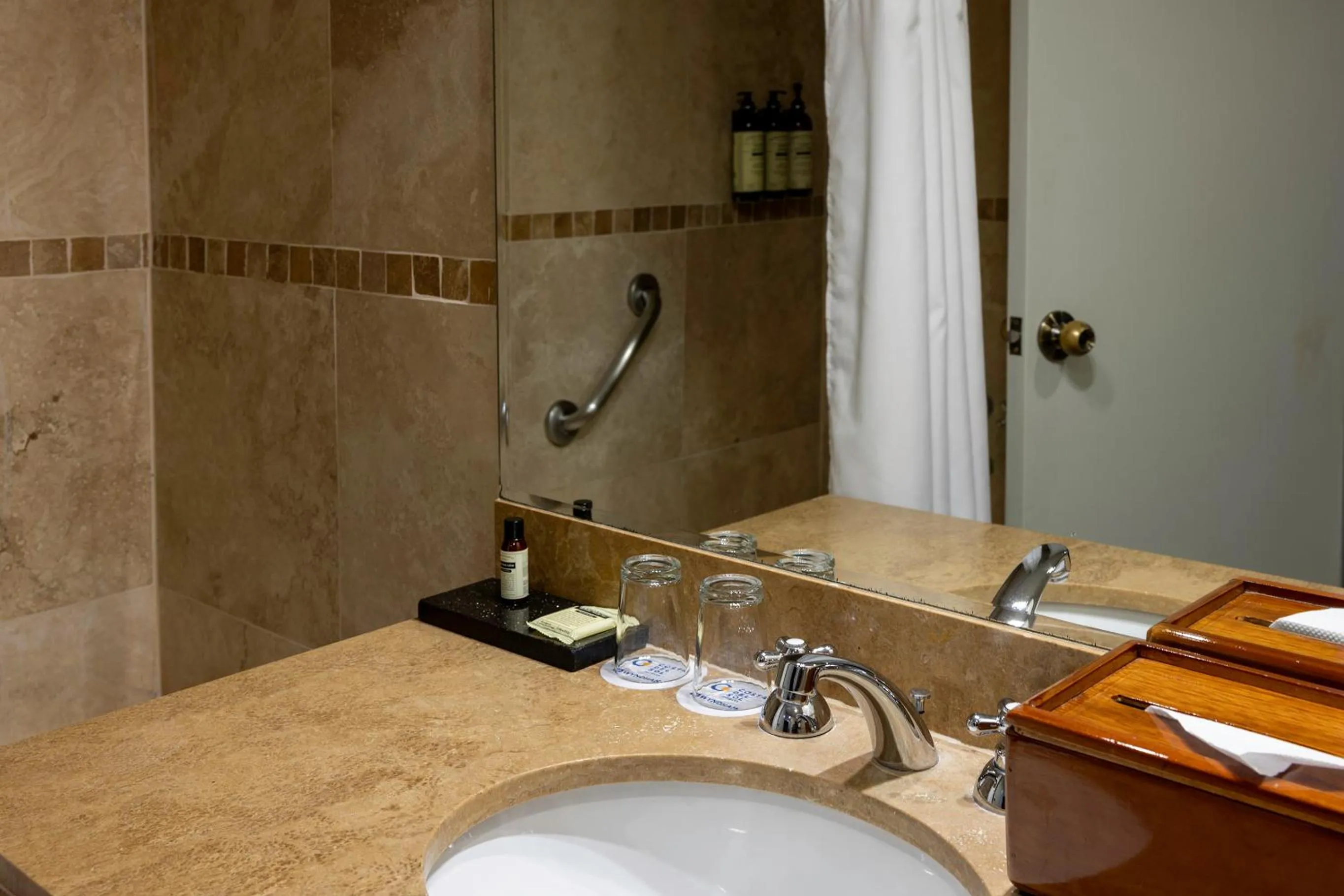 Bathroom in Wyndham Costa del Sol Cusco