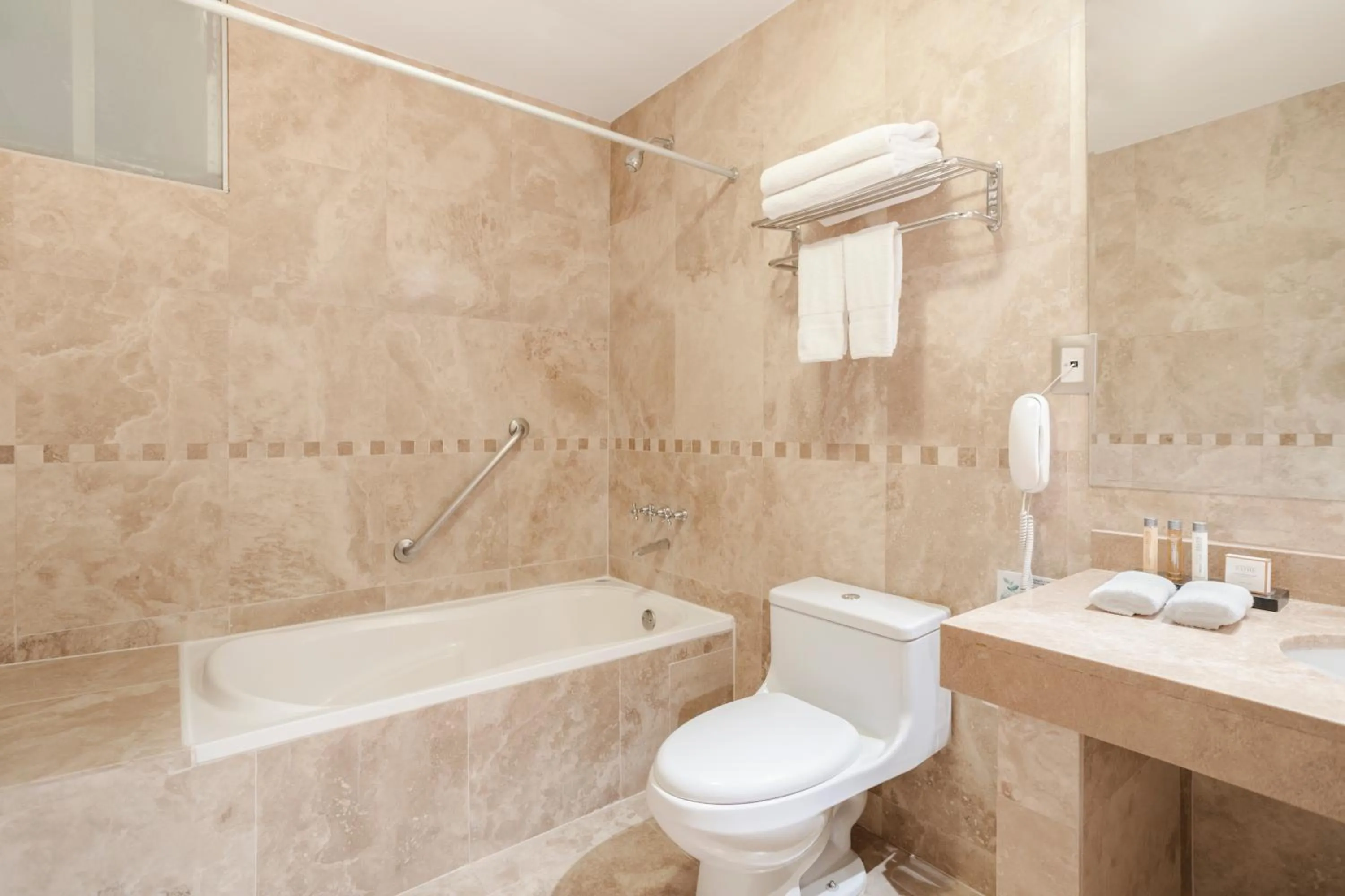 Bathroom in Wyndham Costa del Sol Cusco