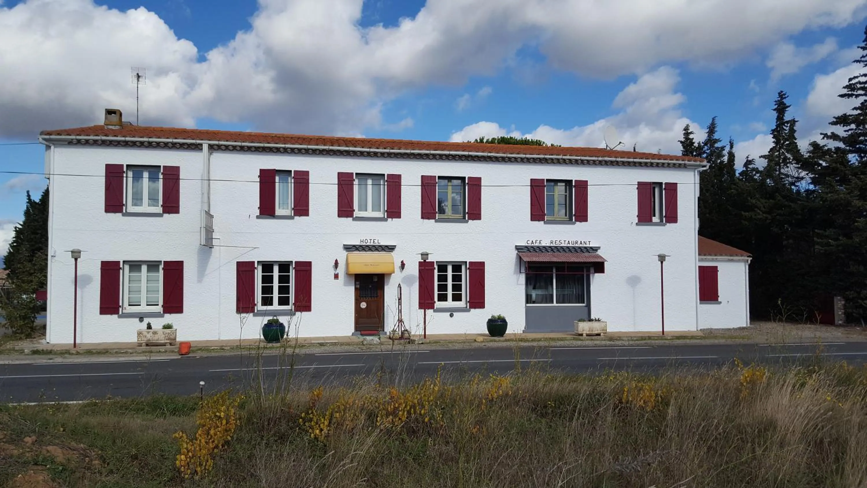 Facade/entrance in Hotel Ô Fil de L'ô