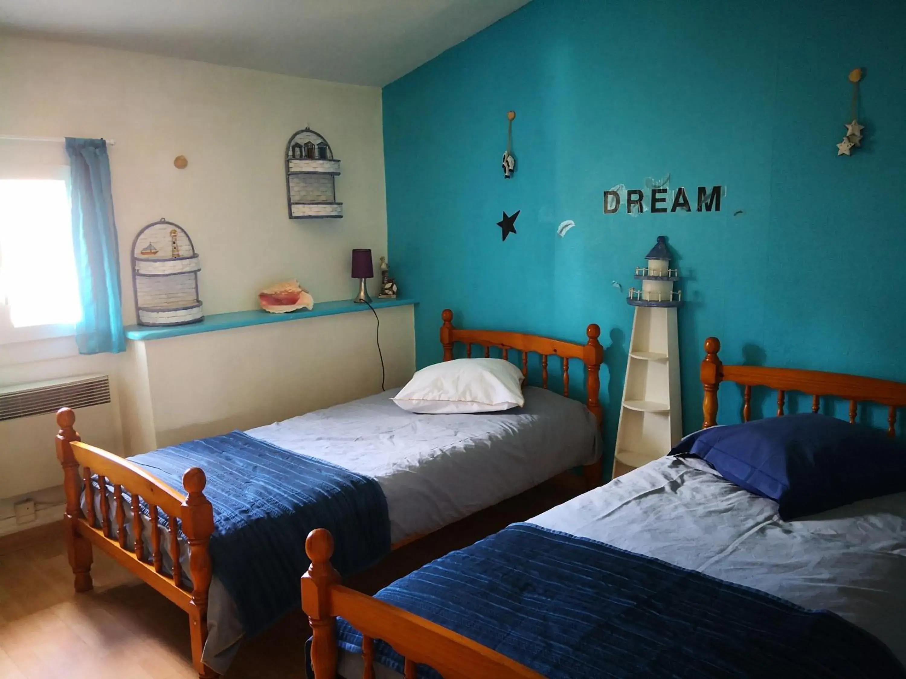 Quadruple Room in Hotel Ô Fil de L'ô Quadruple Room in Hotel Ô Fil de L'ô