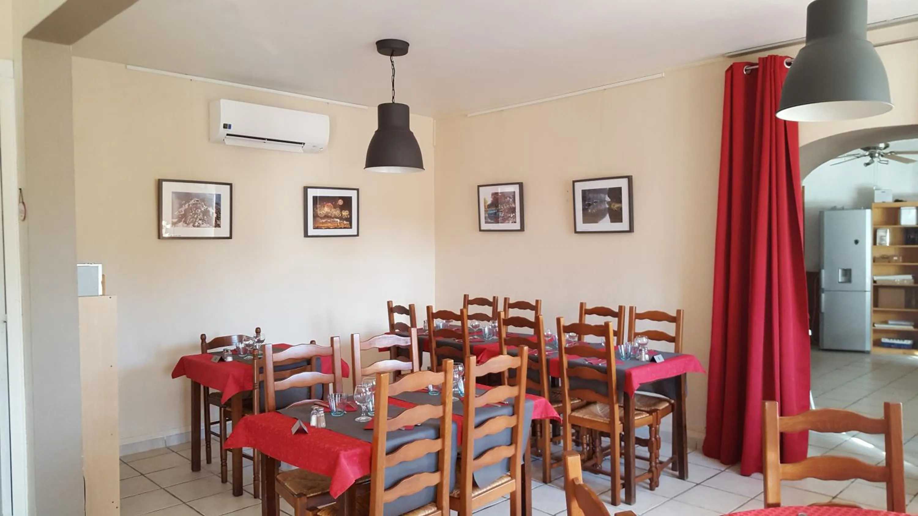 Restaurant/places to eat in Hotel Ô Fil de L'ô