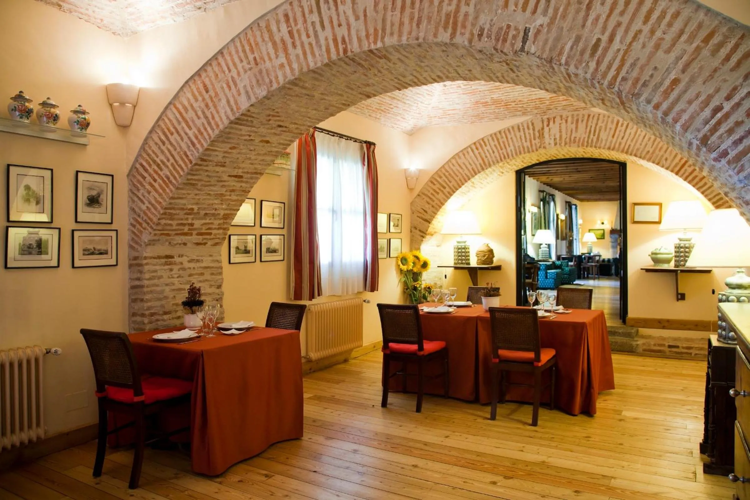 Restaurant/places to eat in La Posada Real del Pinar