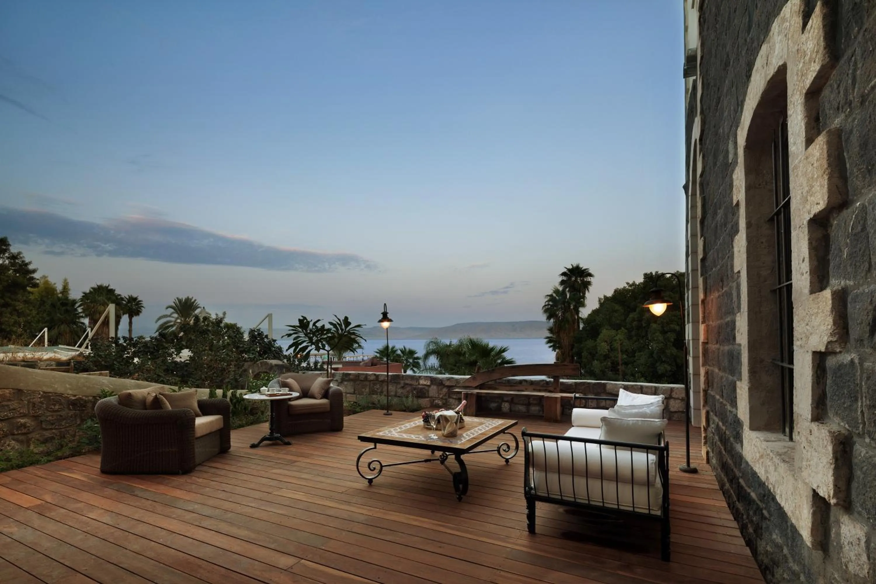 Facade/entrance in The Scots Hotel