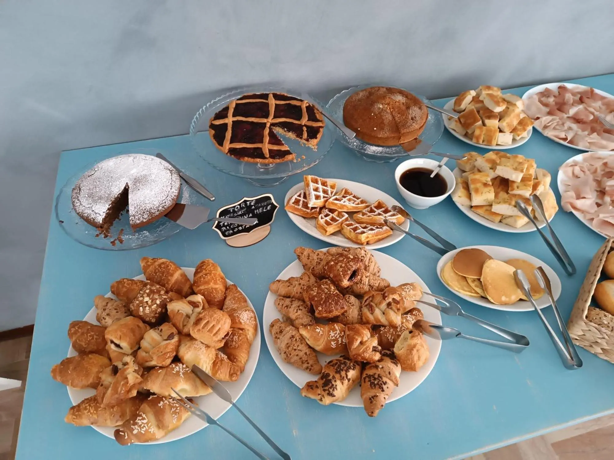 Breakfast in Alice Hotel