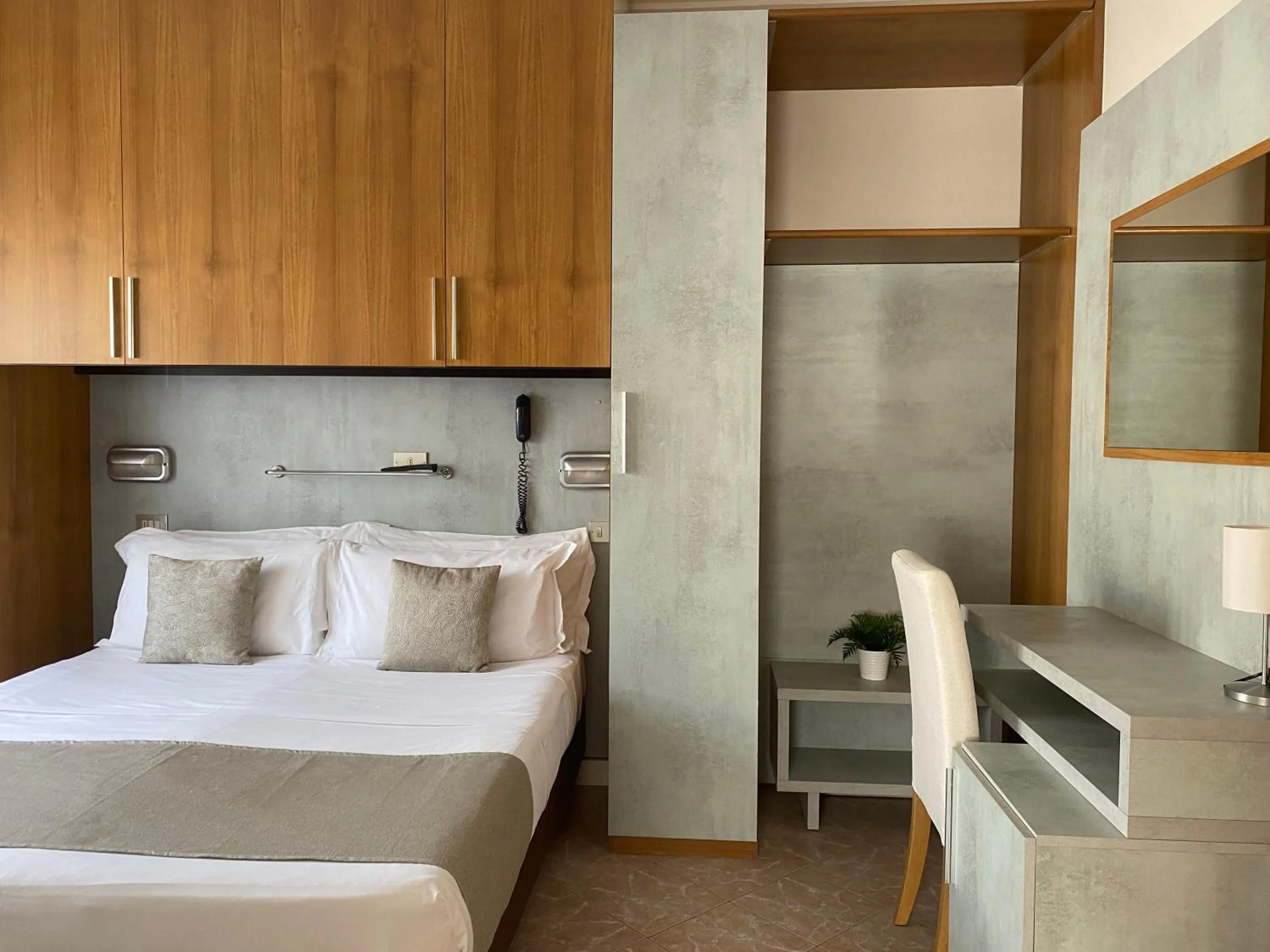 Bedroom, Bed in Golf Hotel