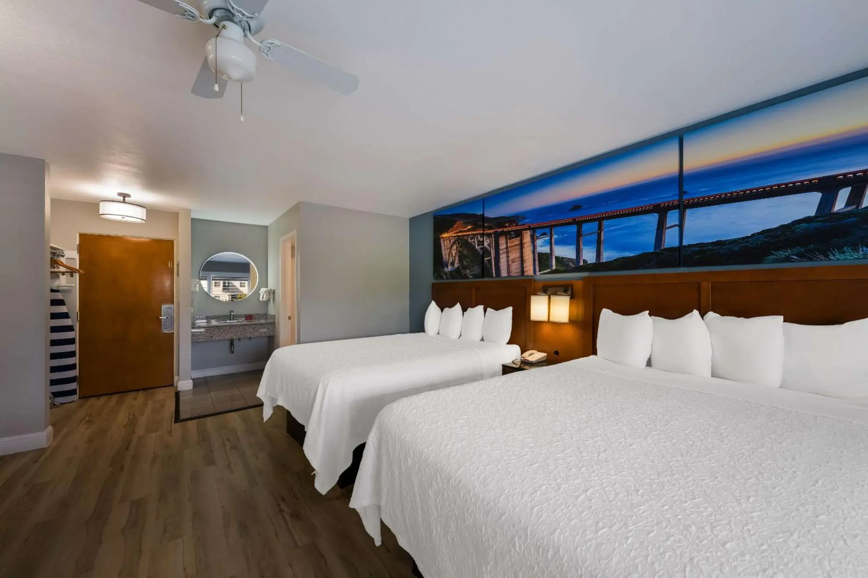 Bedroom, Bed in Pacific Coast Roadhouse - SureStay Collection by Best Western Bedroom, Bed in Pacific Coast Roadhouse - SureStay Collection by Best Western