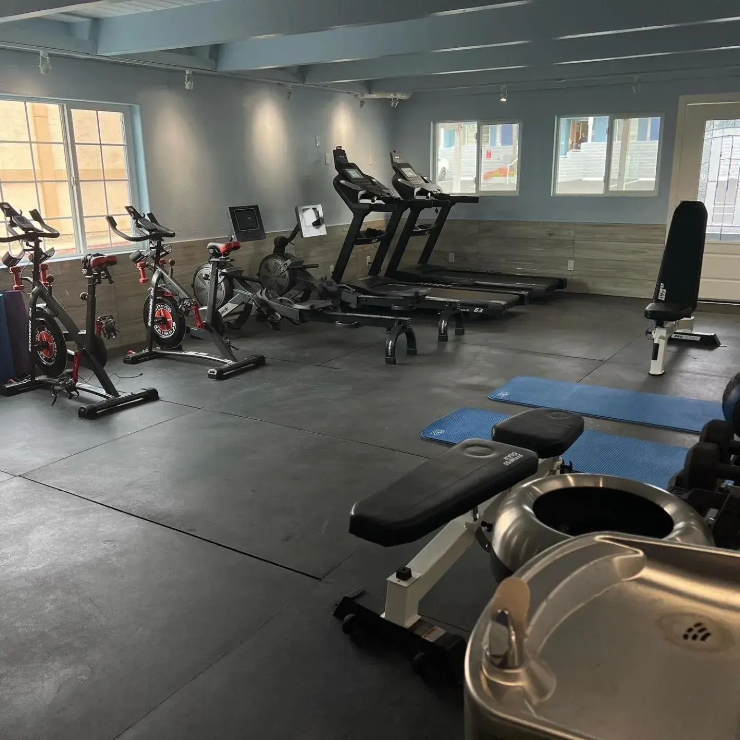 Fitness centre/facilities in Pacific Coast Roadhouse - SureStay Collection by Best Western Fitness centre/facilities in Pacific Coast Roadhouse - SureStay Collection by Best Western