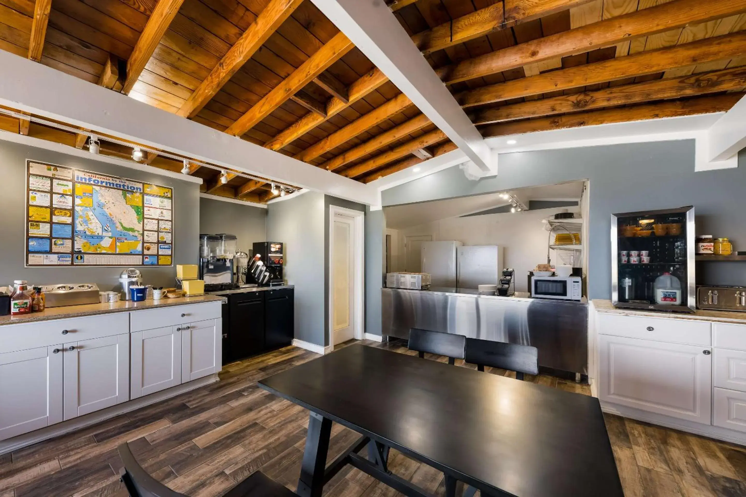 Breakfast in Pacific Coast Roadhouse - SureStay Collection by Best Western Breakfast in Pacific Coast Roadhouse - SureStay Collection by Best Western