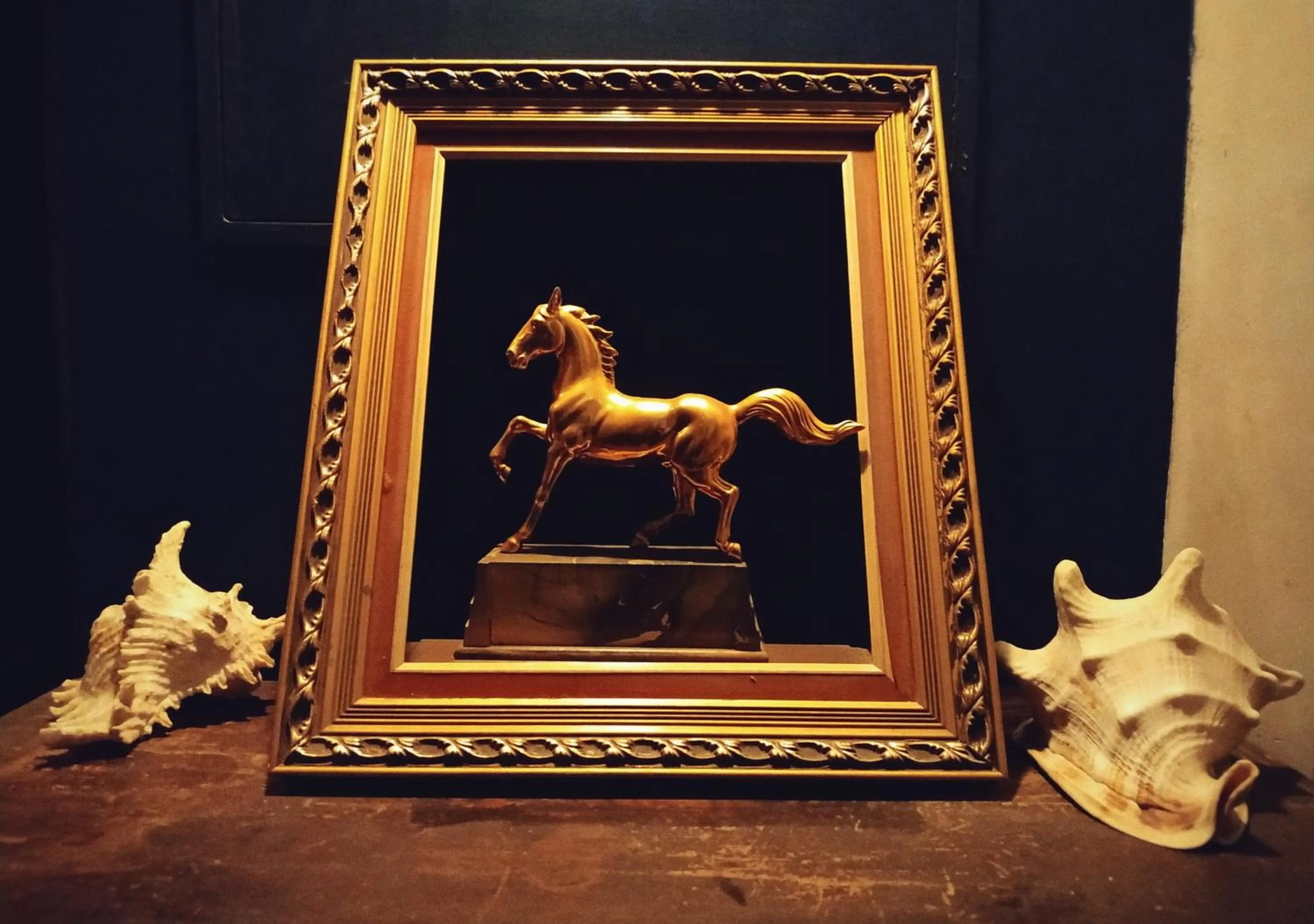 Decorative detail in GOIN Old House & Bar