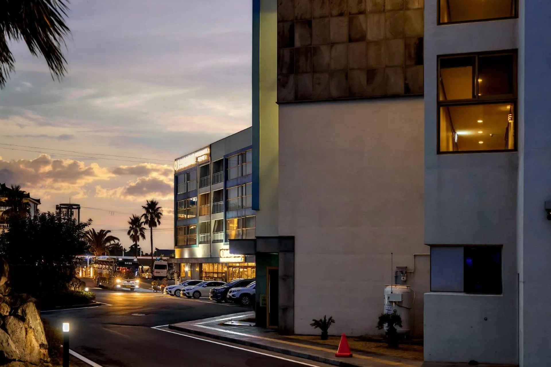 Property building in Shin Shin Hotel Jeju City