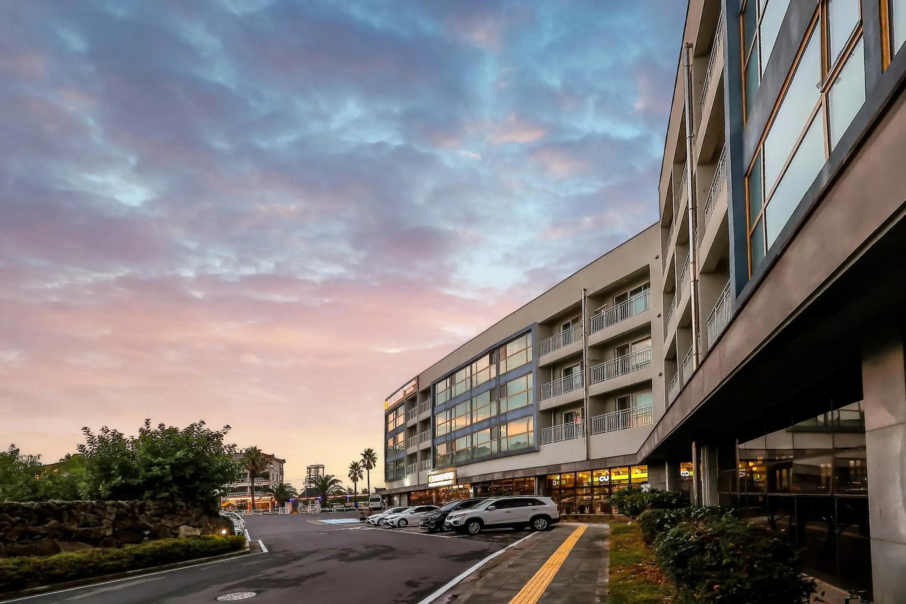 Property building in Shin Shin Hotel Jeju City Property building in Shin Shin Hotel Jeju City