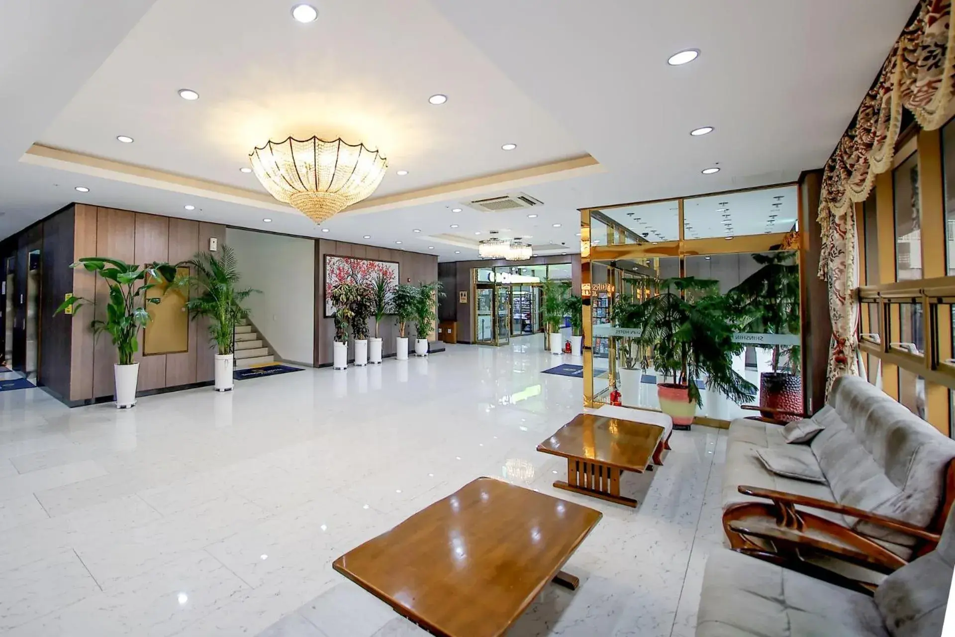 Lobby or reception in Shin Shin Hotel Jeju City Lobby or reception in Shin Shin Hotel Jeju City