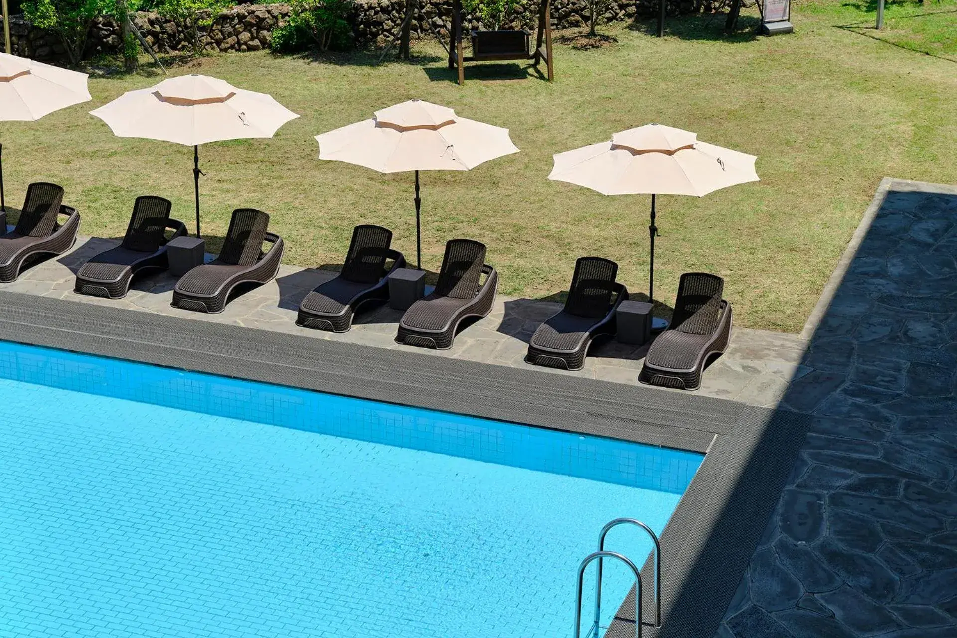 Property building in Shin Shin Hotel Jeju City Property building in Shin Shin Hotel Jeju City