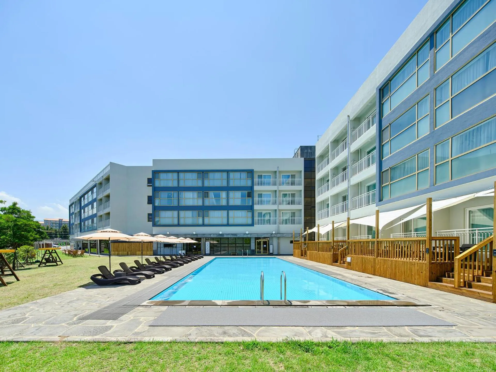 Property building in Shin Shin Hotel Jeju City