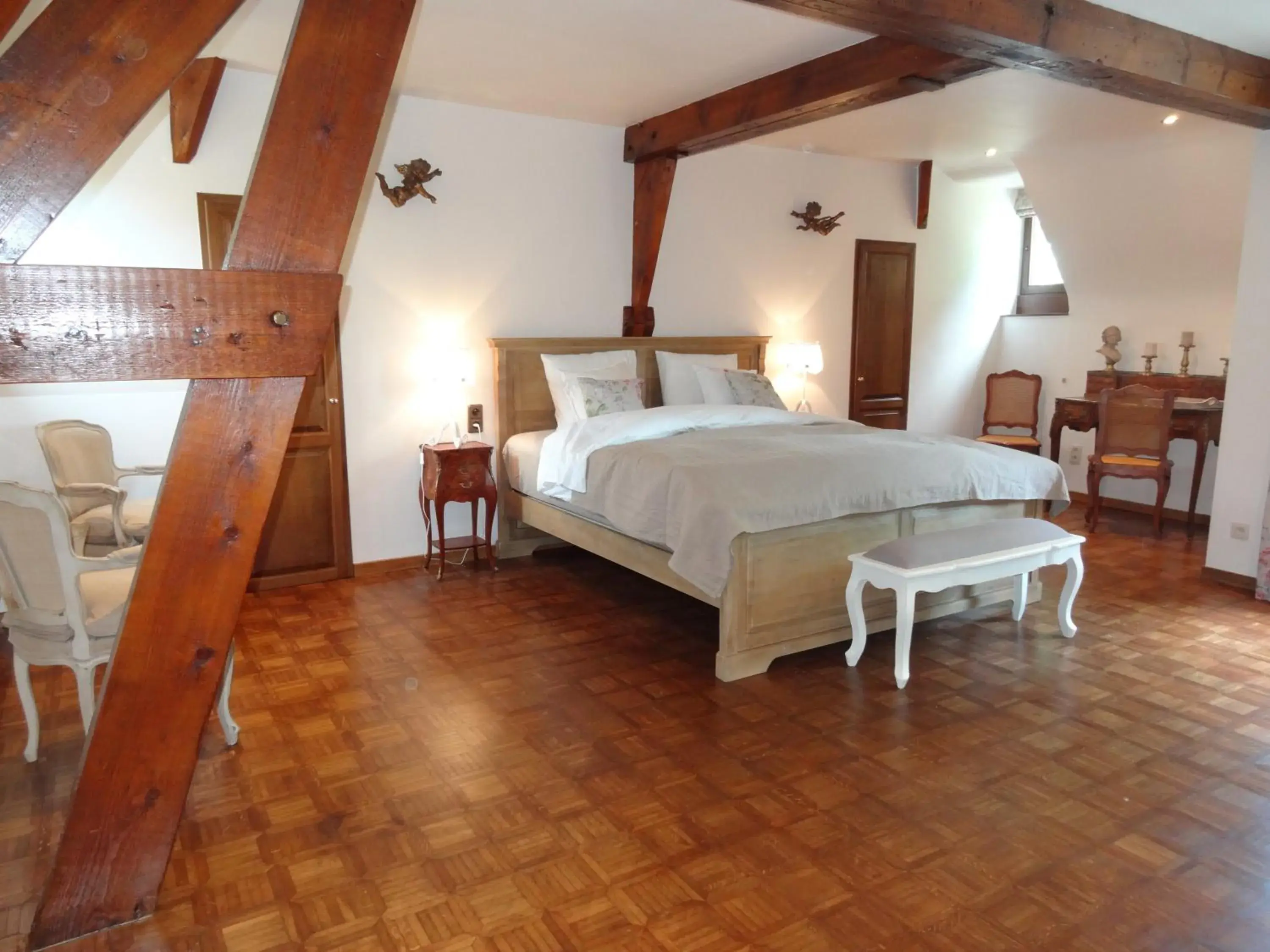 Double Room with Private Bathroom in Le chateau des eglantines Double Room with Private Bathroom in Le chateau des eglantines