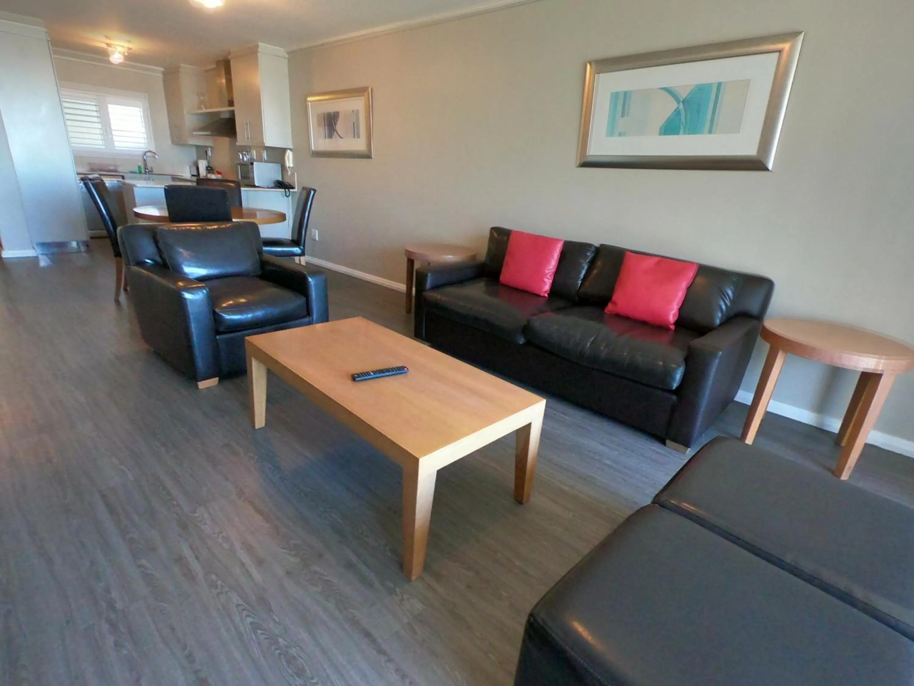 Lagoon Beach Hotel Apartments