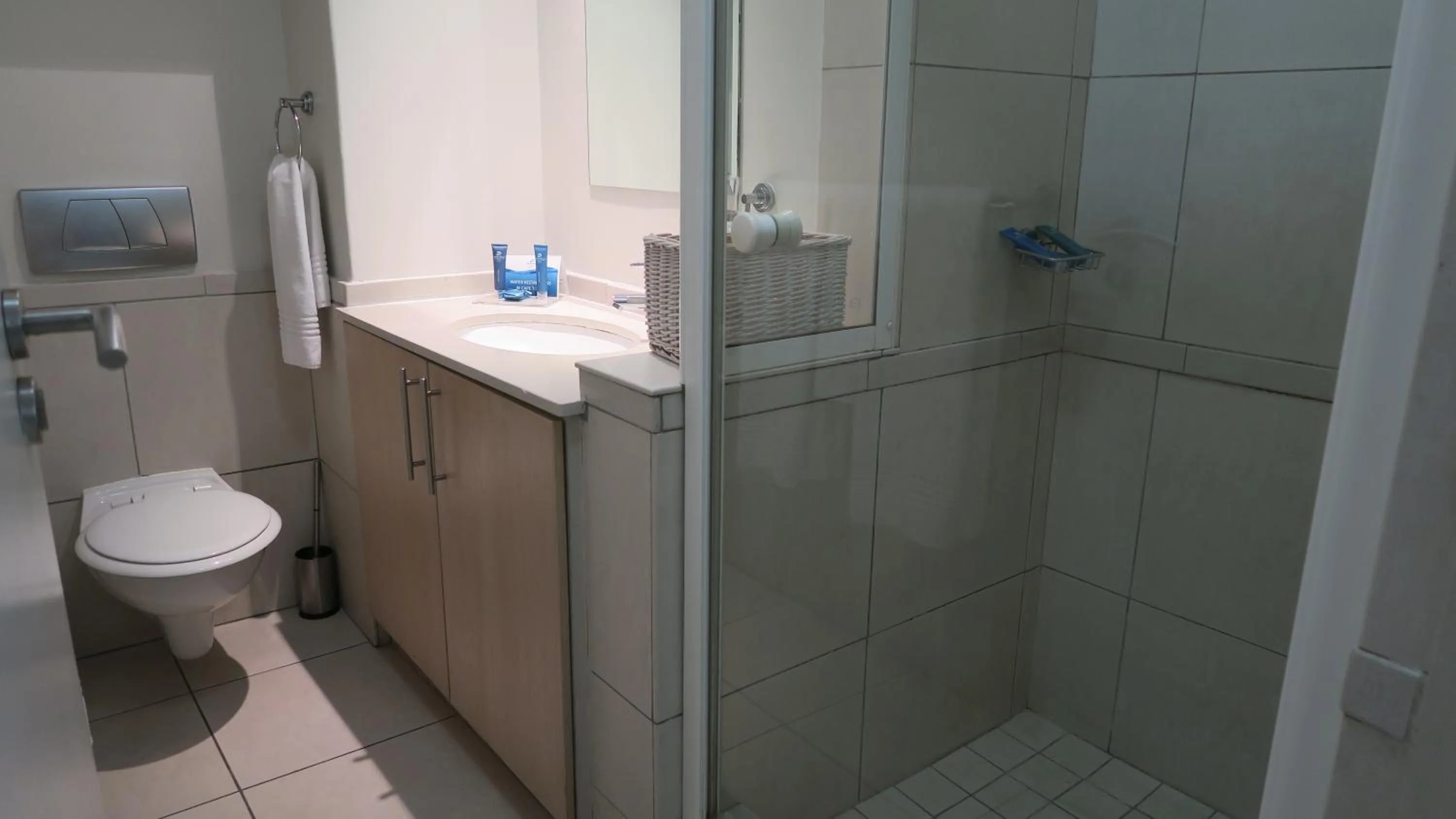 Lagoon Beach Hotel Apartments