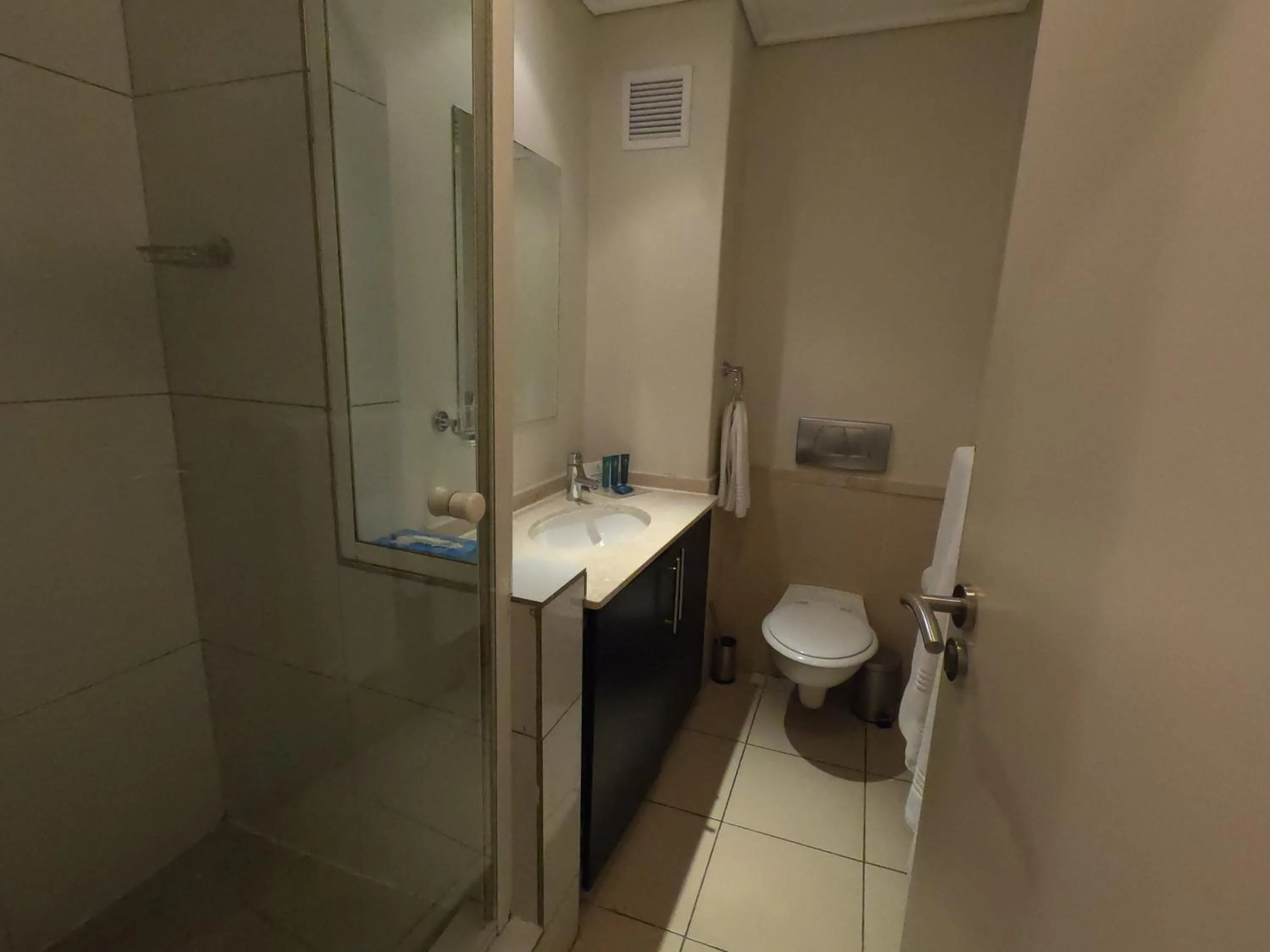 Lagoon Beach Hotel Apartments