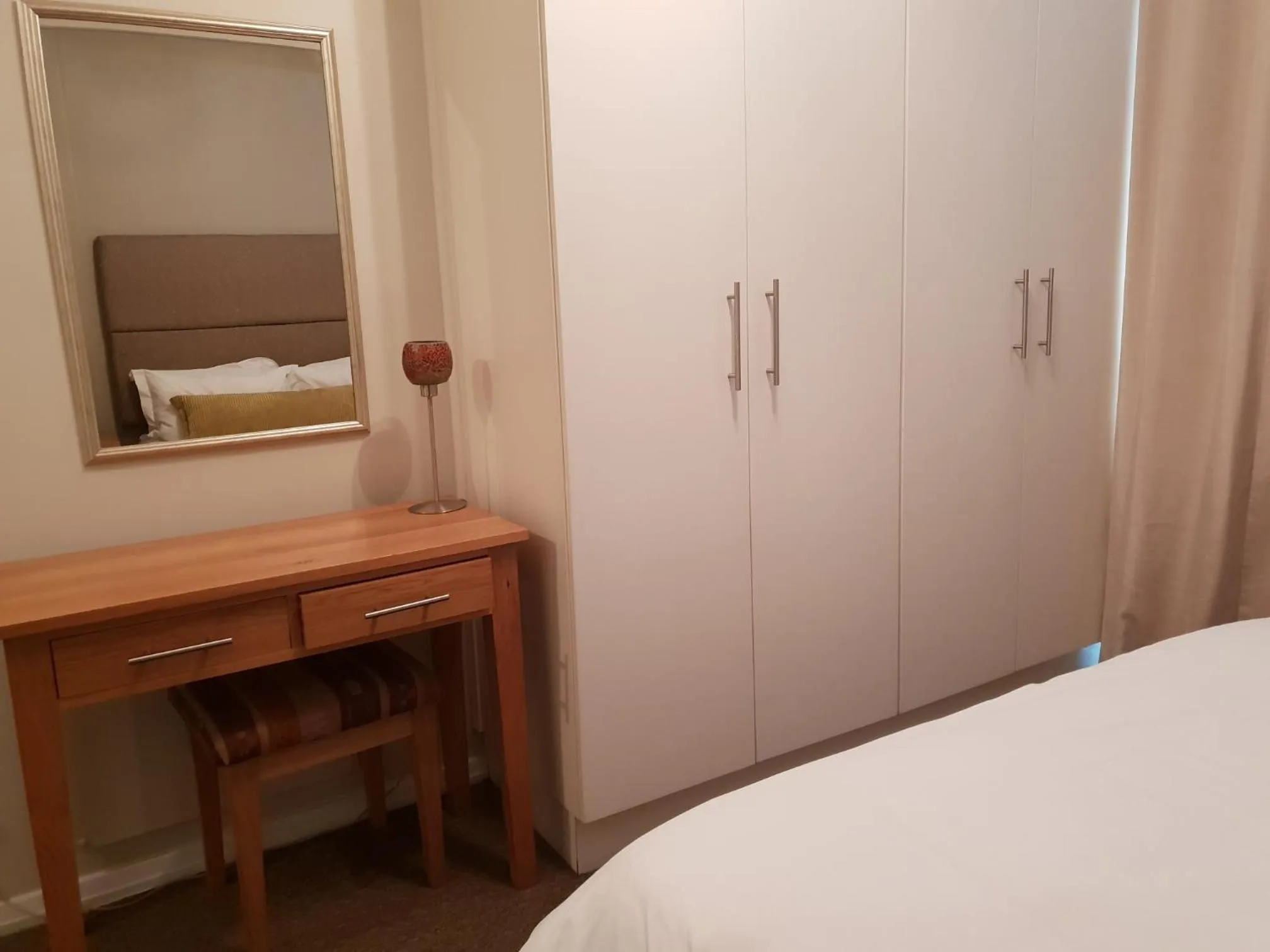 Bedroom, Bed in Lagoon Beach Hotel Apartments