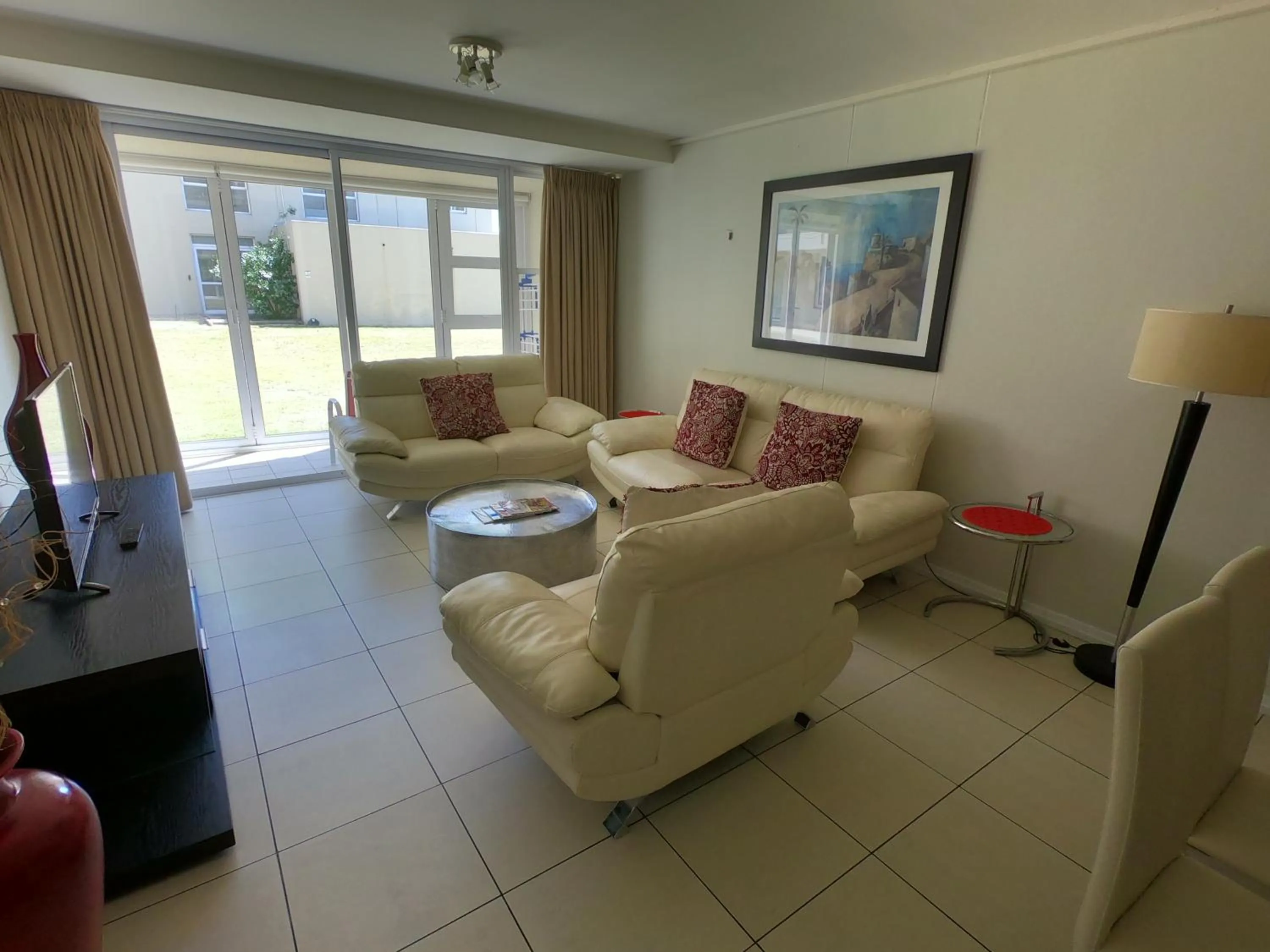 Lagoon Beach Hotel Apartments