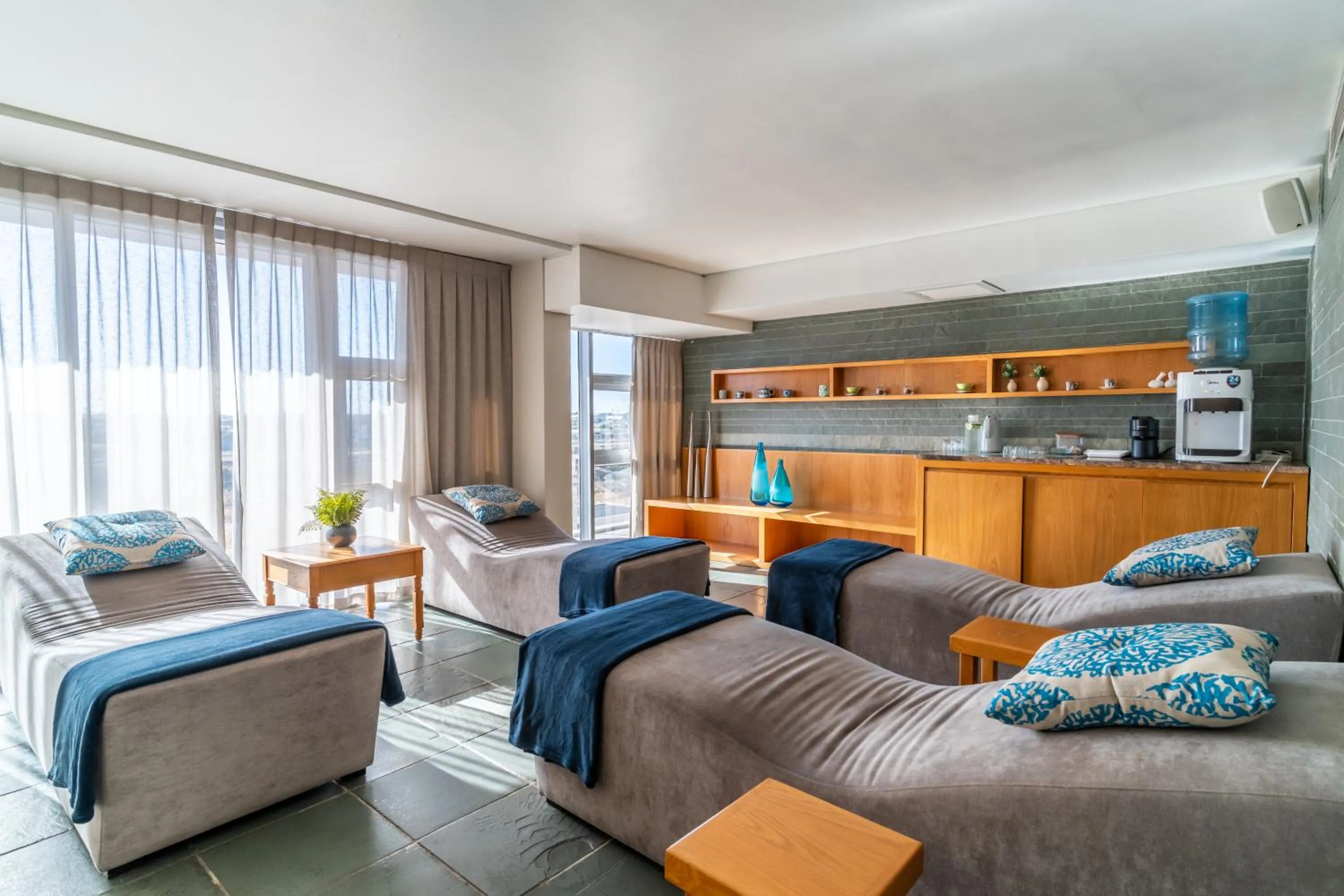 Spa and wellness centre/facilities, Bed in Lagoon Beach Hotel Apartments