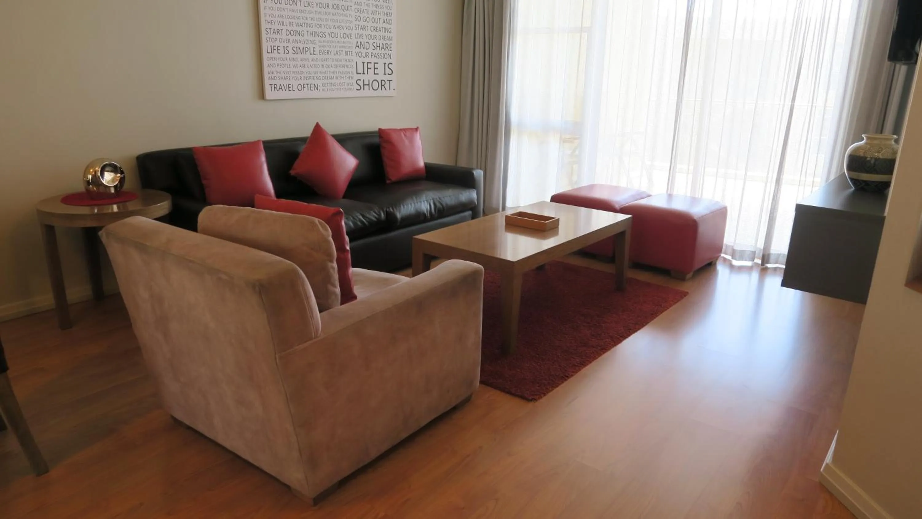 Lagoon Beach Hotel Apartments